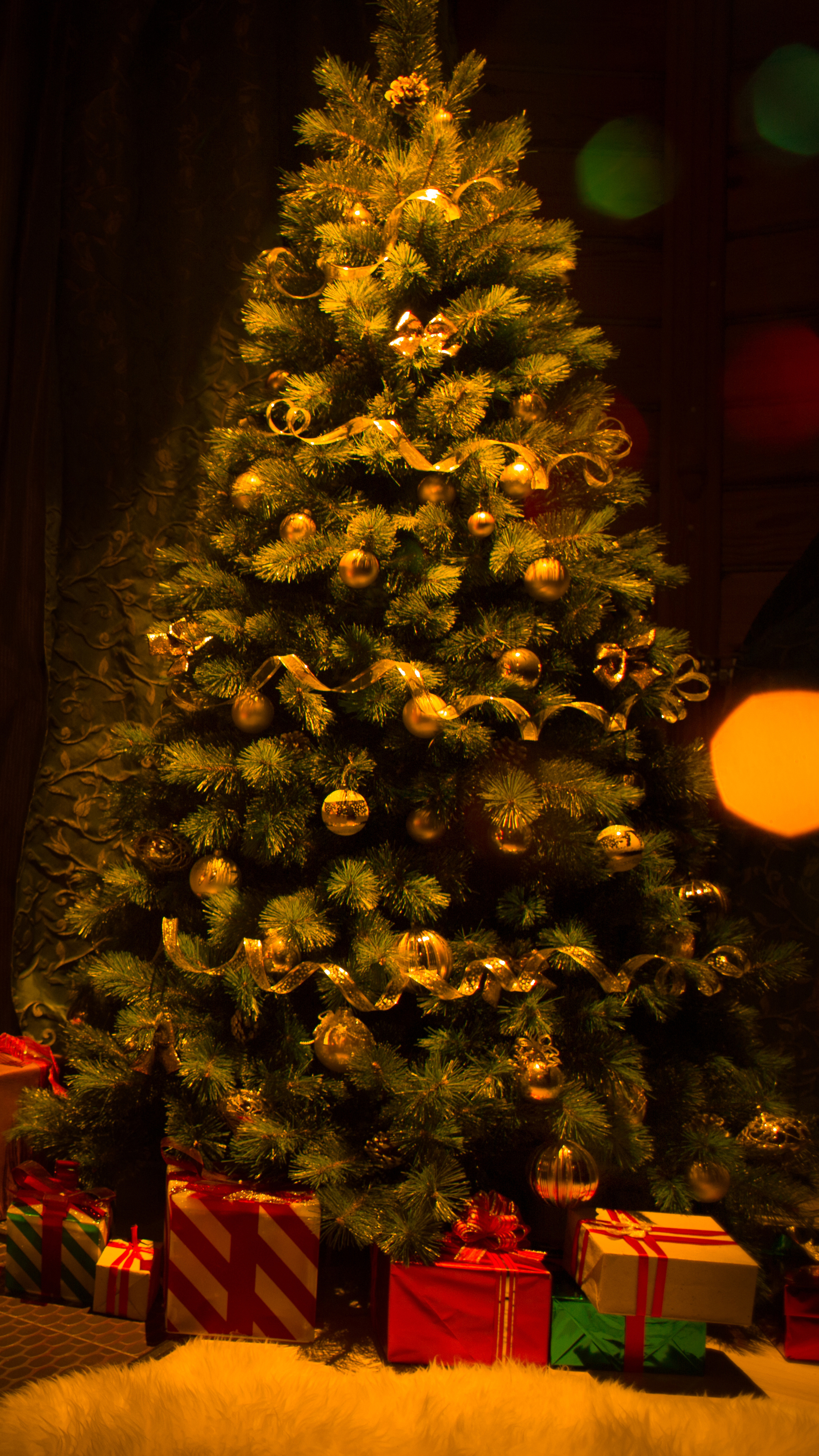 Download mobile wallpaper Christmas, Holiday, Christmas Tree, Christmas Ornaments for free.