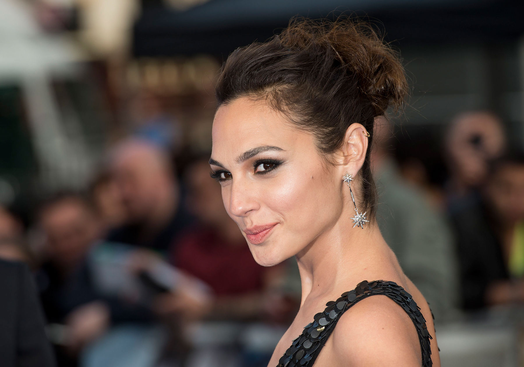 Descarga gratuita de fondo de pantalla para móvil de Celebridades, Gal Gadot.