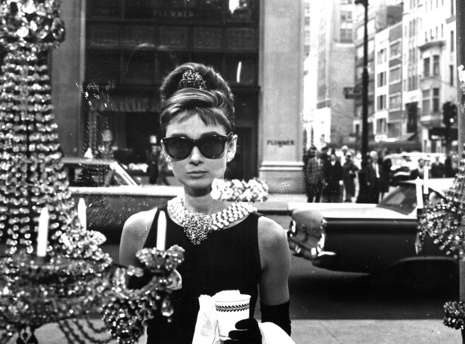 Die besten Audrey Hepburn-Hintergründe für den Telefonbildschirm