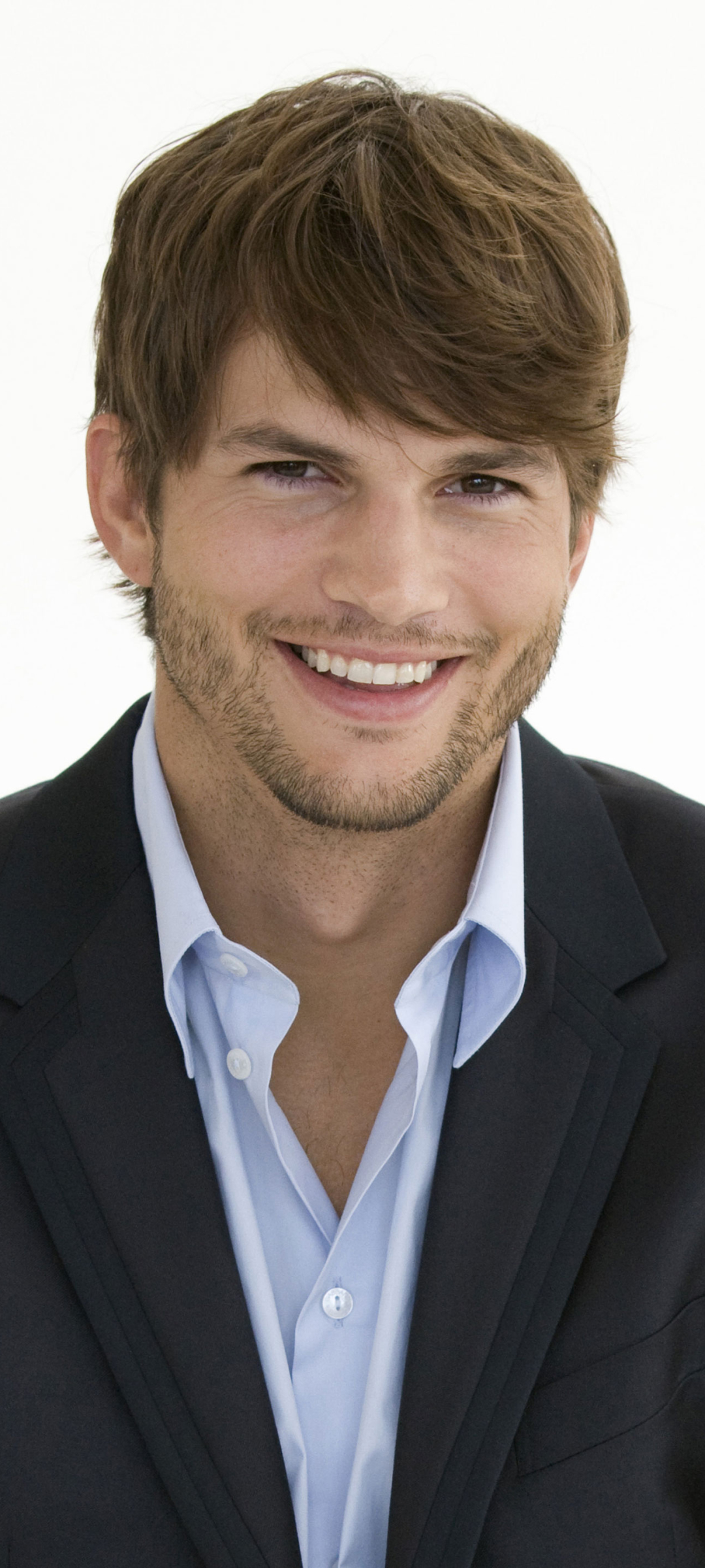 Download mobile wallpaper Celebrity, Ashton Kutcher for free.
