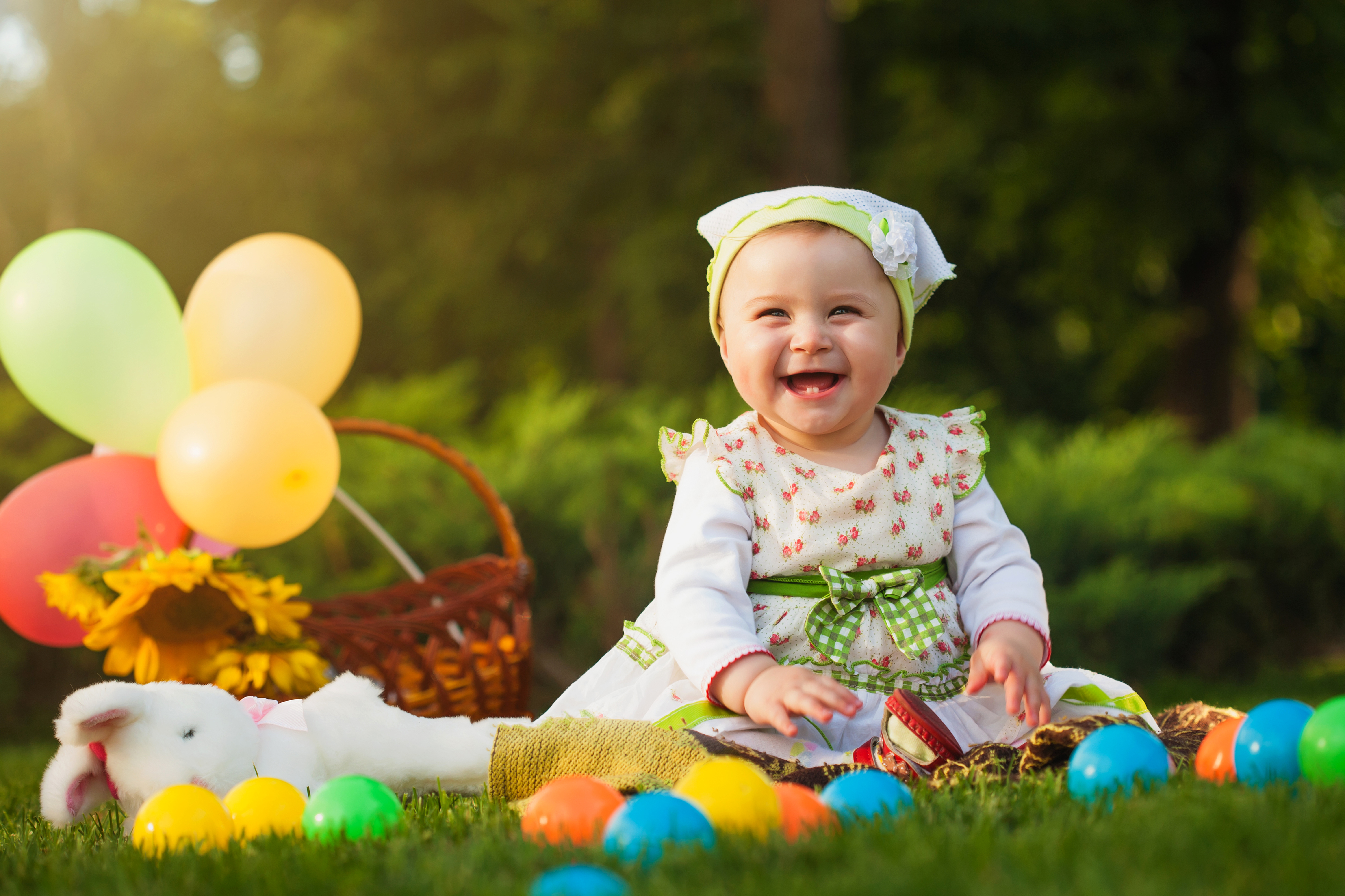 Free download wallpaper Balloon, Smile, Ball, Photography, Baby on your PC desktop