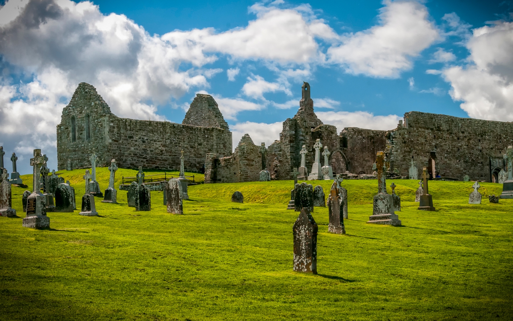 Téléchargez des papiers peints mobile Irlande, Croix, Monastère, Architecture, Religieux, Cimetière, Clonmacnoise, Monastère De Clonmacnoise gratuitement.