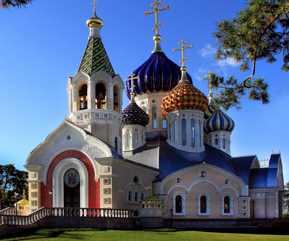 Скачати мобільні шпалери Архітектура, Барвистий, Росія, Церква, Купол, Церкви, Релігійний безкоштовно.