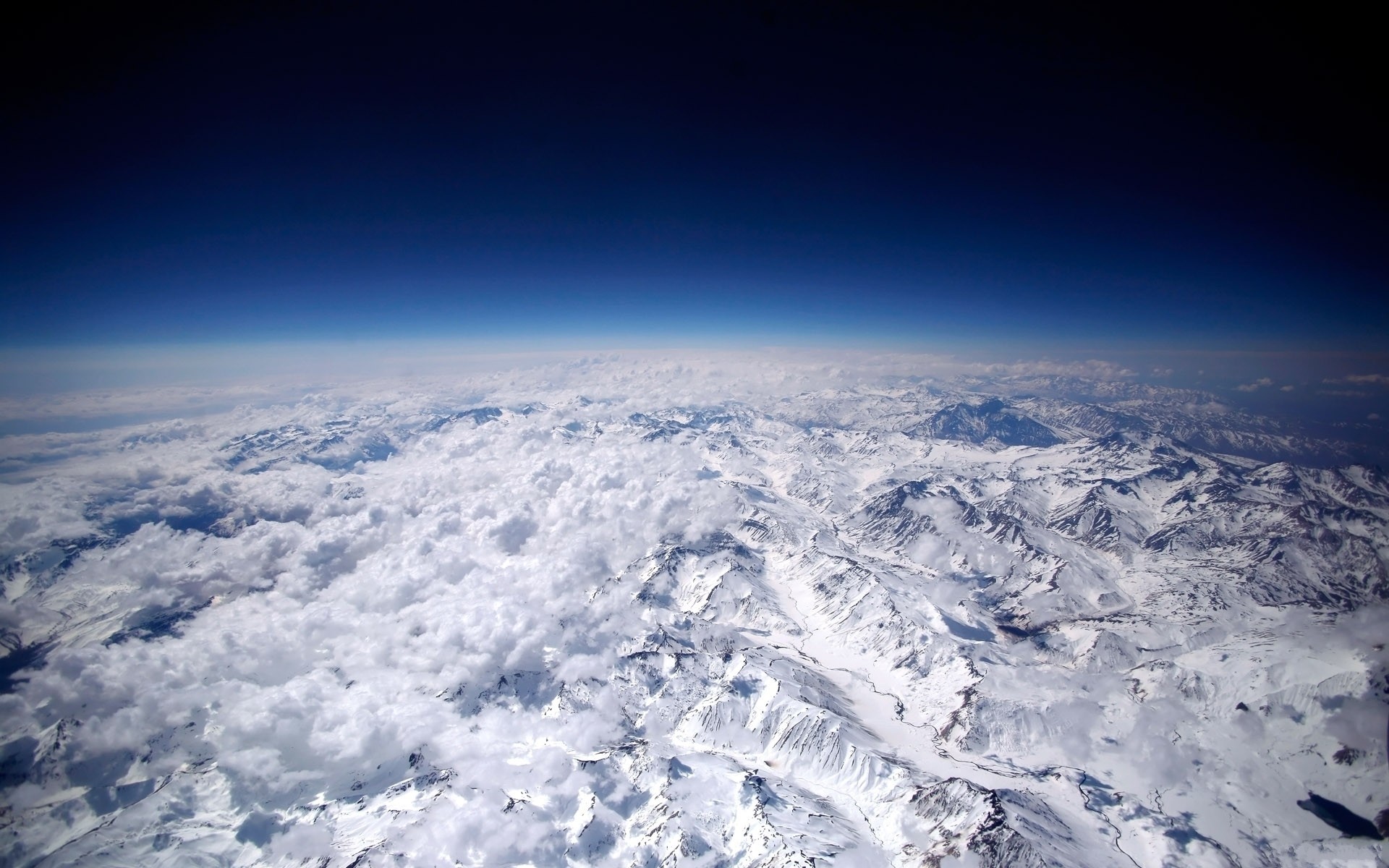 Laden Sie das Schnee, Horizont, Gebirge, Wolke, Fotografie, Weltraum, Luftbildfotografie-Bild kostenlos auf Ihren PC-Desktop herunter