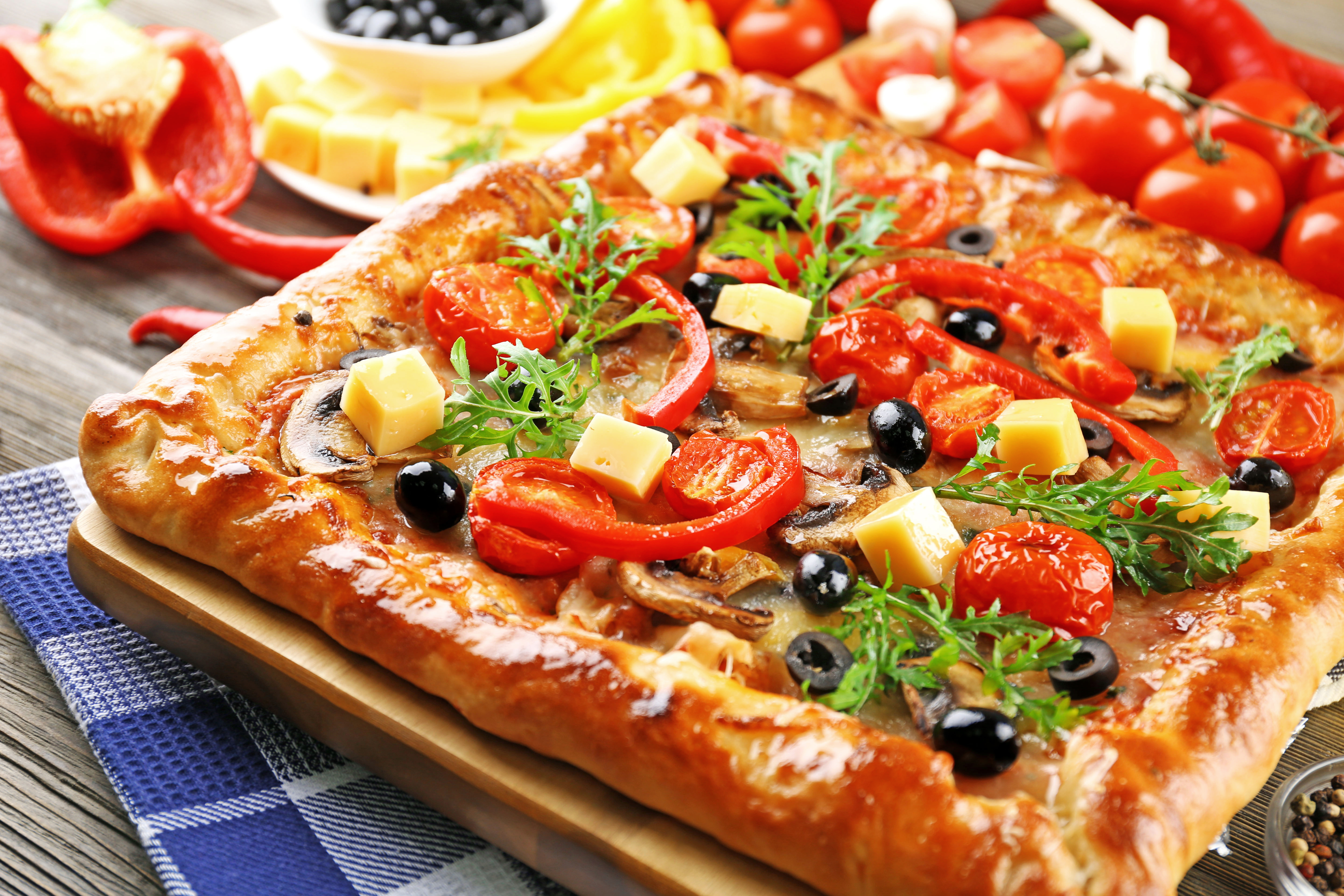 Download mobile wallpaper Food, Pizza, Tomato for free.