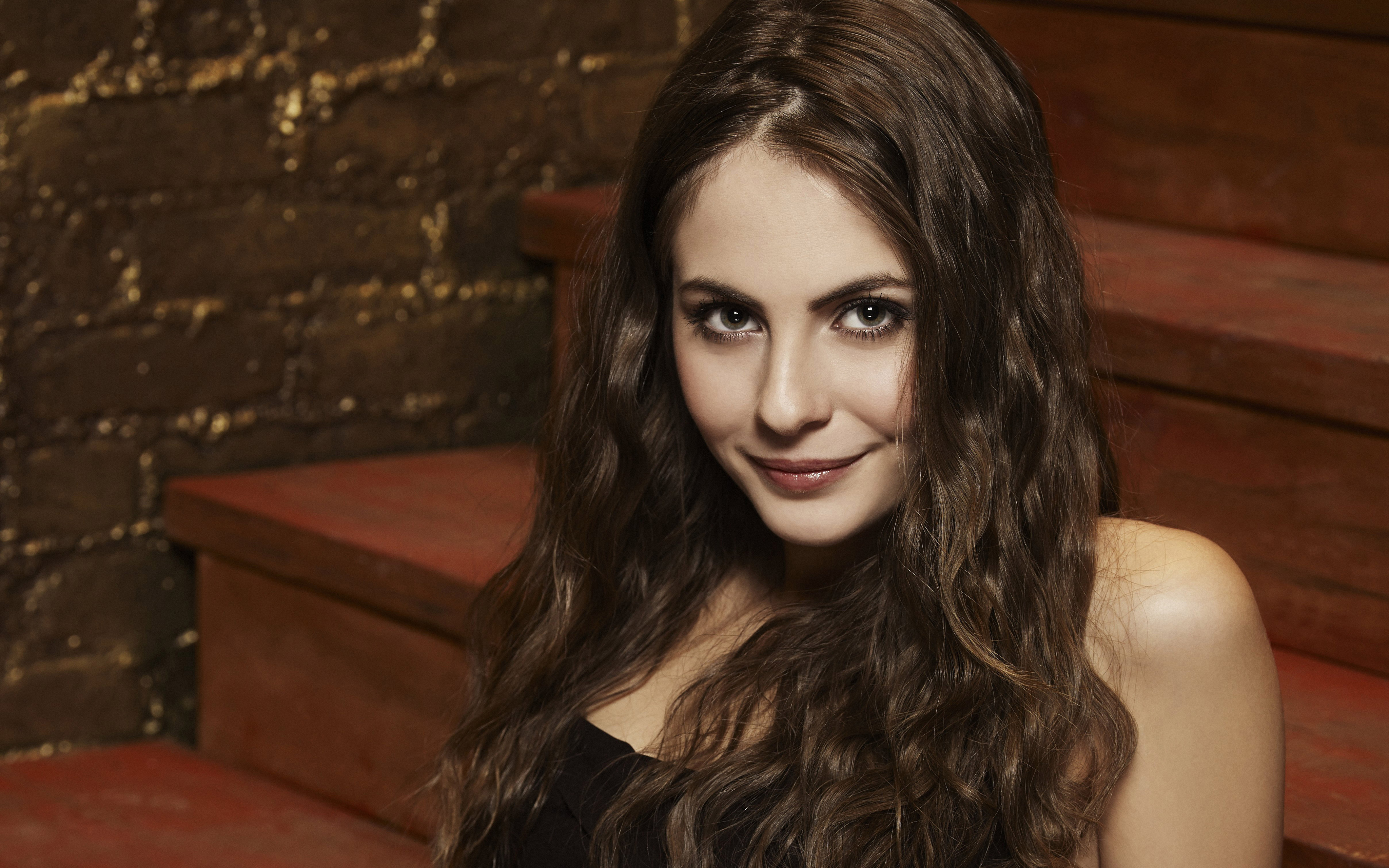 willa holland, celebrity, actress, american, brunette, face, green eyes, smile