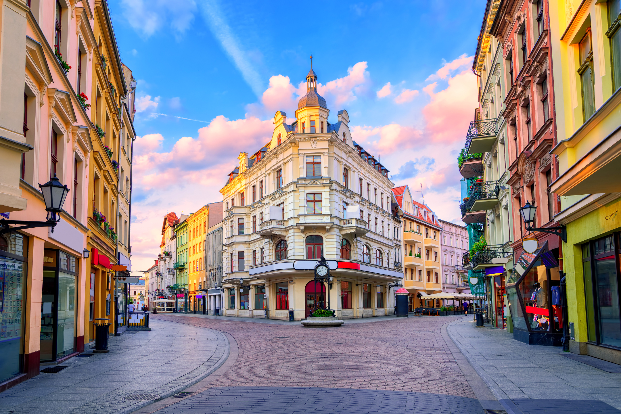 Free download wallpaper Cities, Architecture, City, Poland, Building, Square, Man Made on your PC desktop