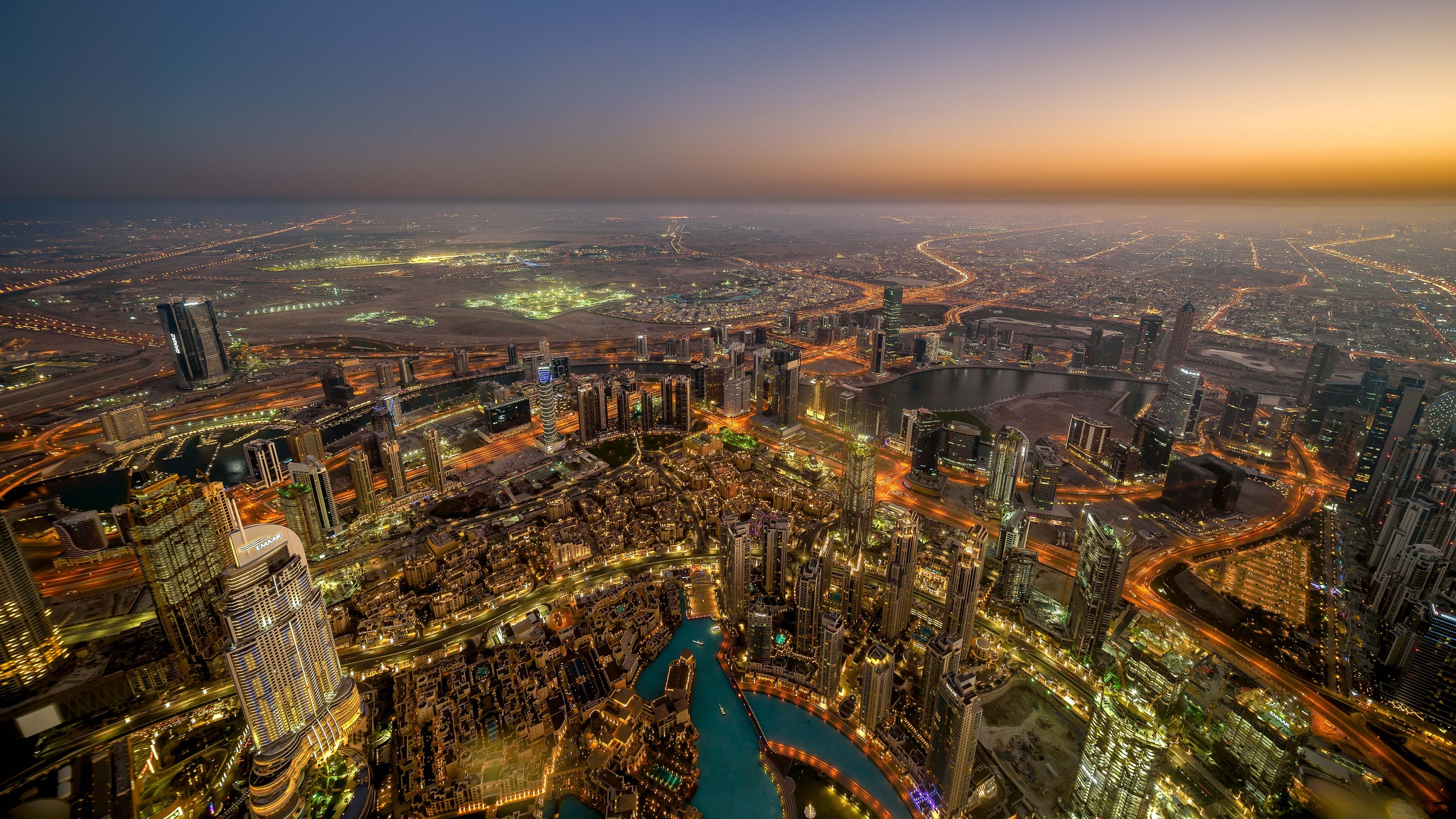 Скачать обои бесплатно Города, Город, Горизонт, Дубай, Здание, Городской Пейзаж, Объединённые Арабские Эмираты, Сделано Человеком картинка на рабочий стол ПК
