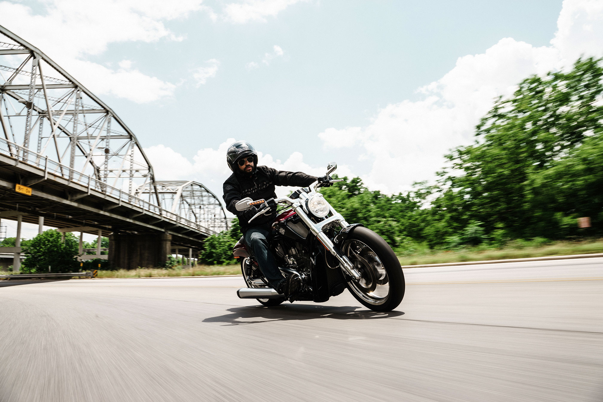 Скачать обои Harley Davidson V Rod Muscle на телефон бесплатно