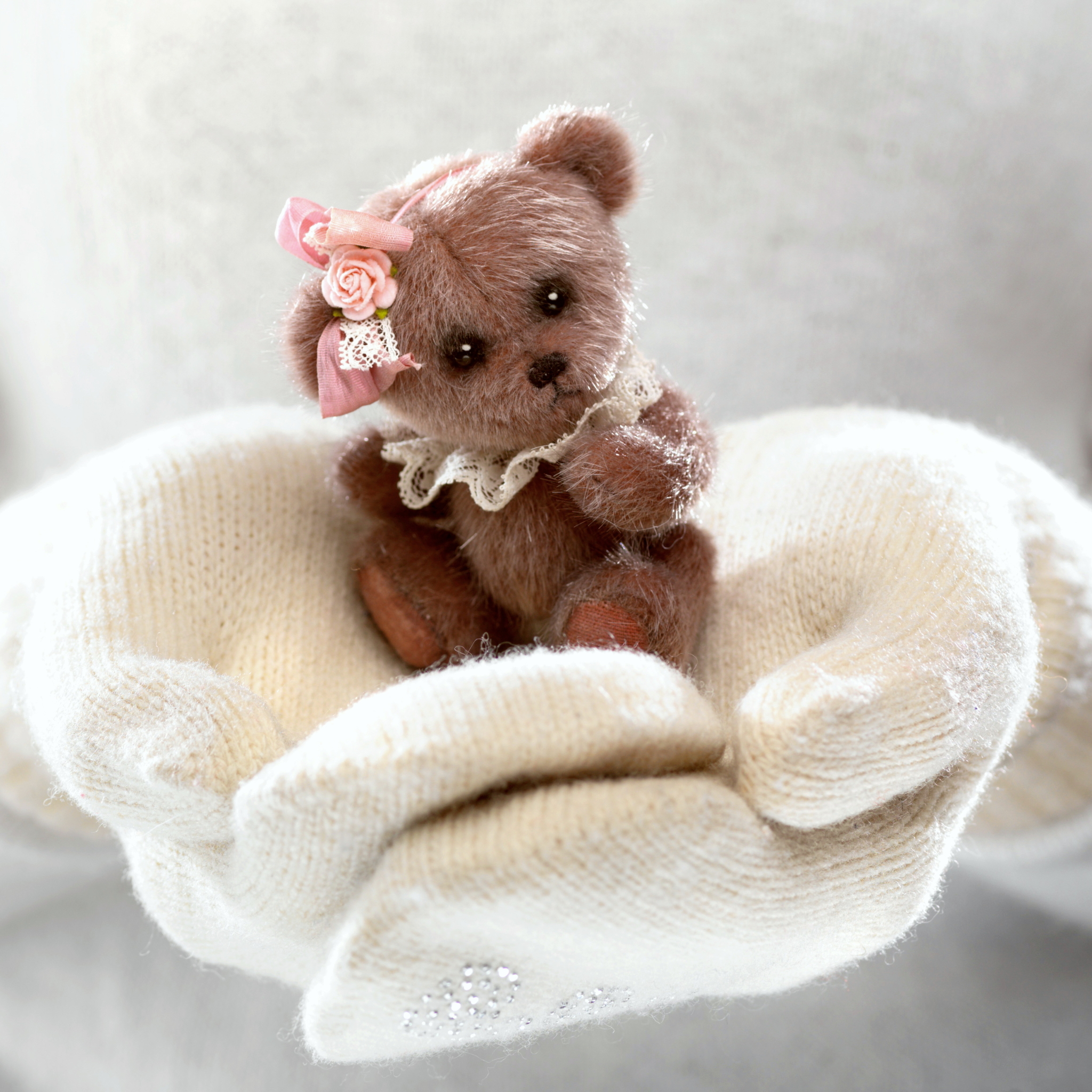Download mobile wallpaper Teddy Bear, Hand, Cute, Man Made, Stuffed Animal for free.