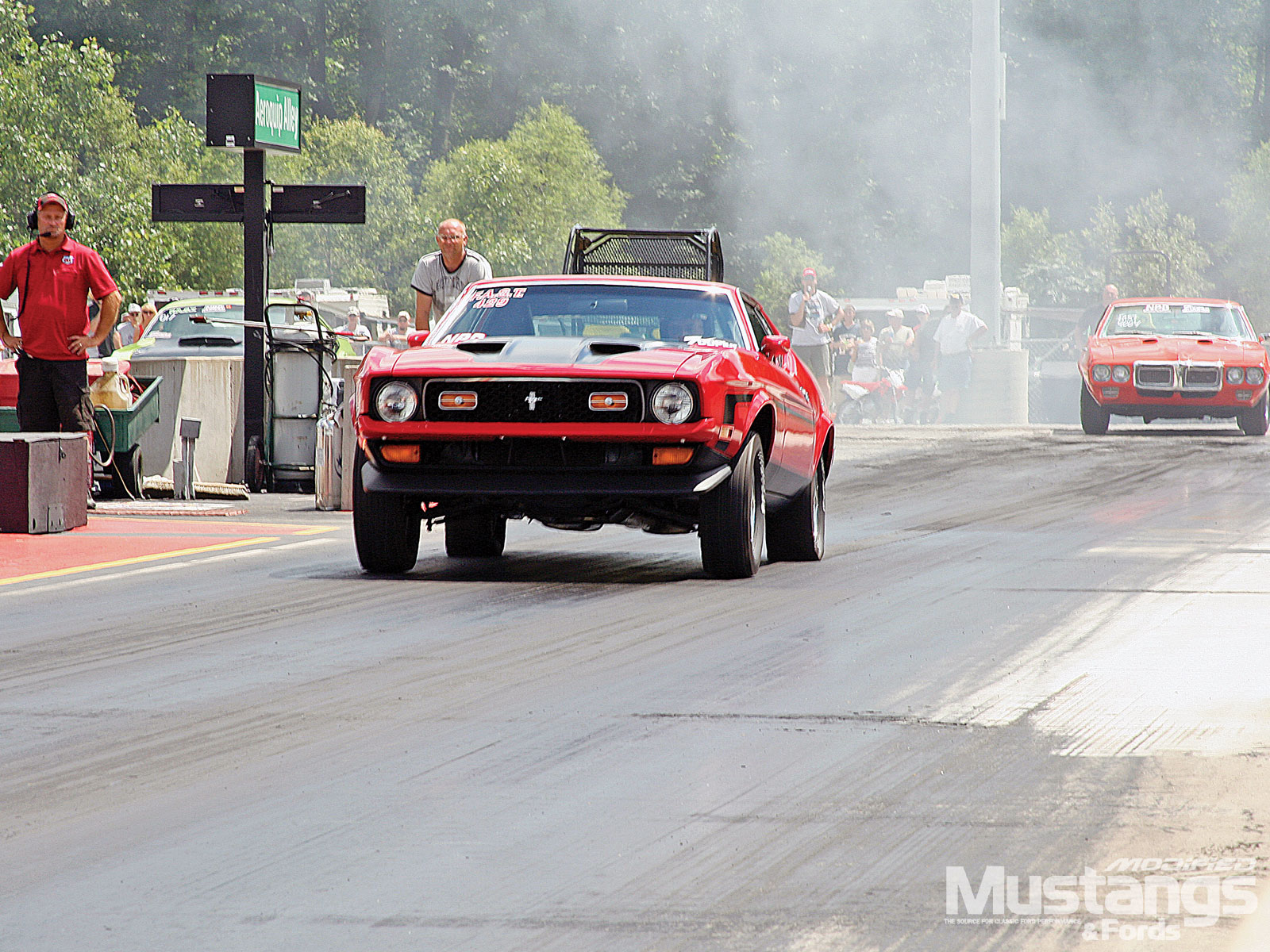 Download mobile wallpaper Ford, Muscle Car, Fastback, Classic Car, Vehicles, Ford Mustang Mach 1, Drag Racing for free.
