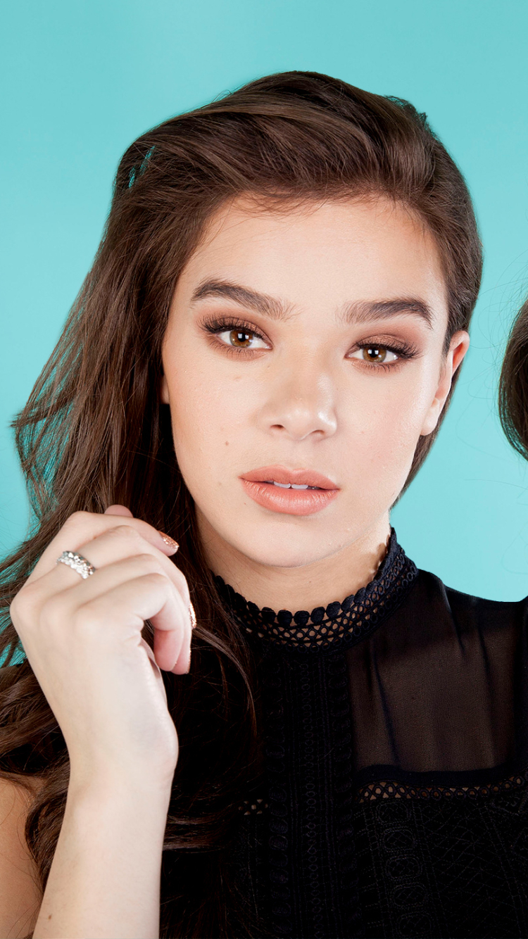 Download mobile wallpaper Singer, American, Celebrity, Actress, Hailee Steinfeld for free.