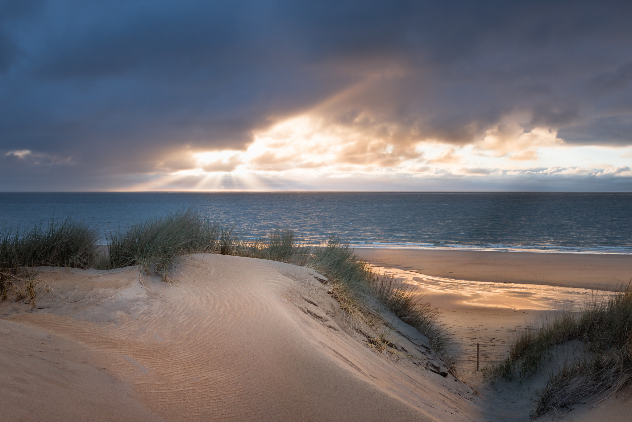 Download mobile wallpaper Nature, Beach, Sand, Horizon, Ocean, Earth, Sunbeam for free.