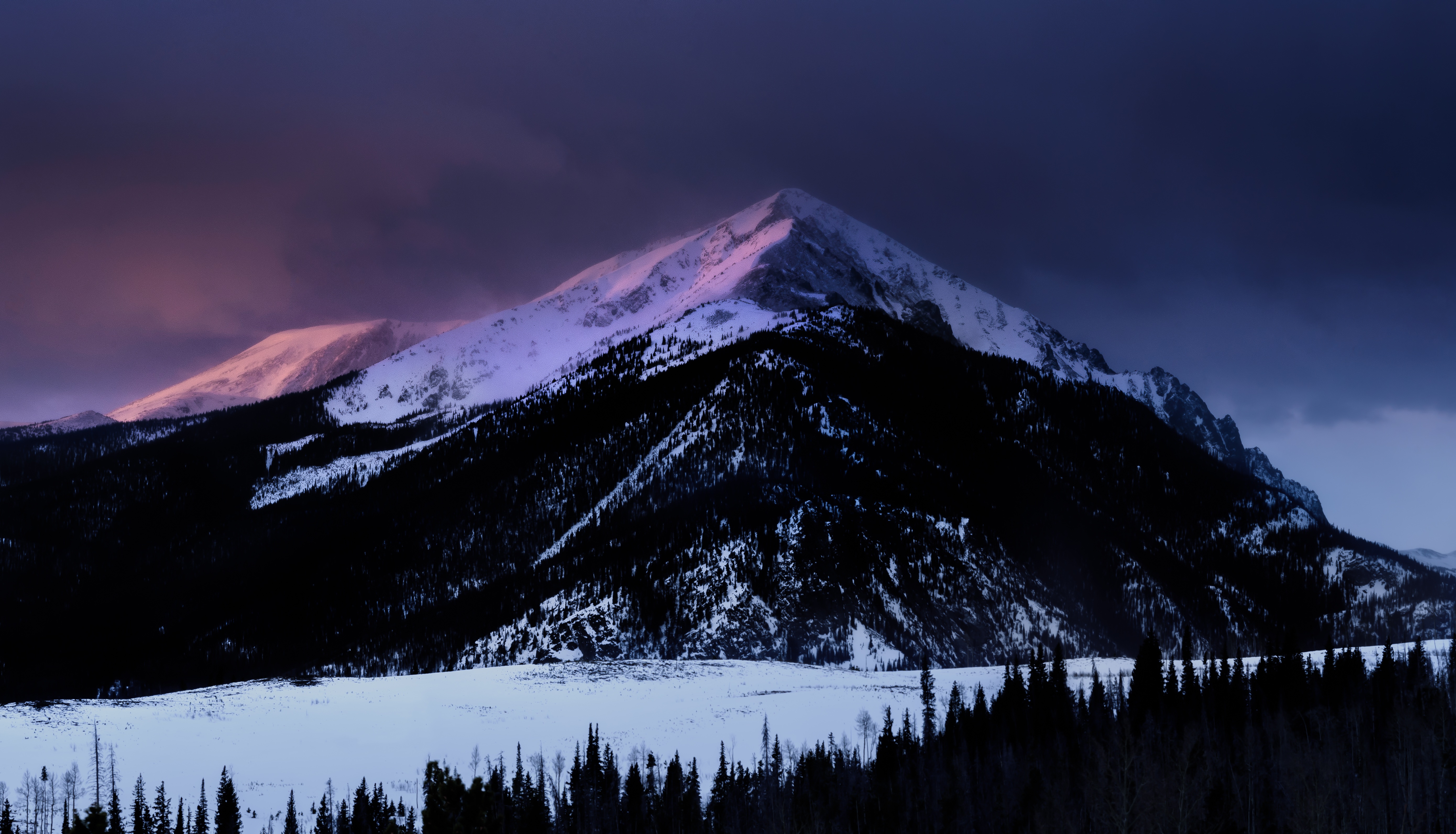 Baixe gratuitamente a imagem Inverno, Natureza, Montanhas, Neve, Montanha, Terra/natureza, Alvorecer na área de trabalho do seu PC