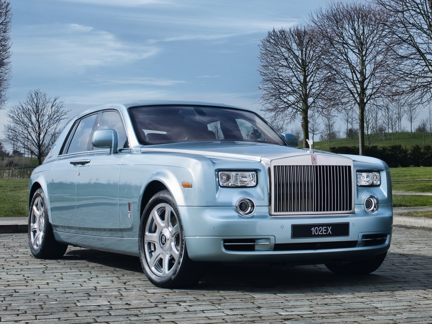 8k Rolls Royce Background