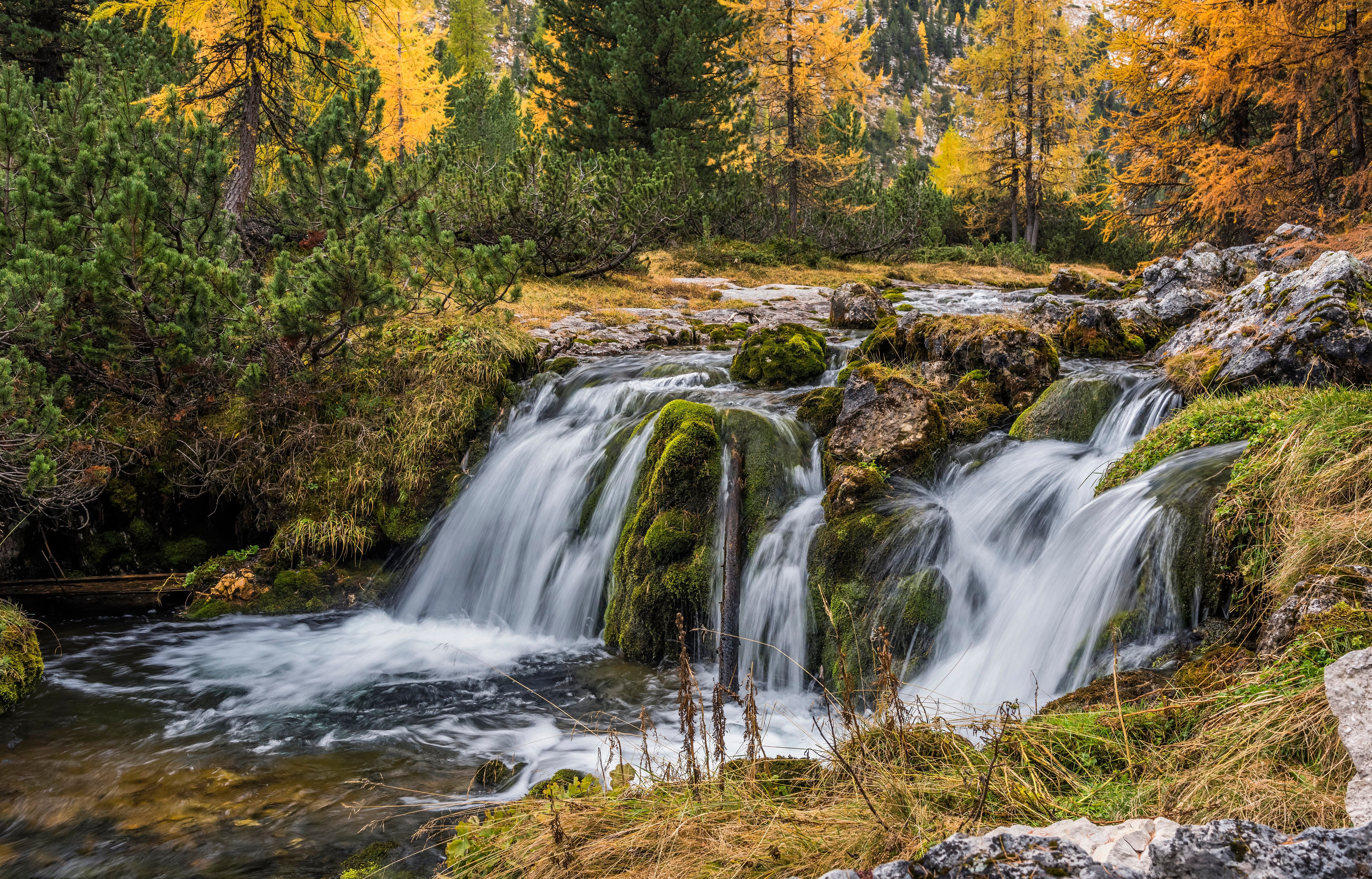 Скачать картинку Осень, Водопады, Италия, Водопад, Земля/природа в телефон бесплатно.