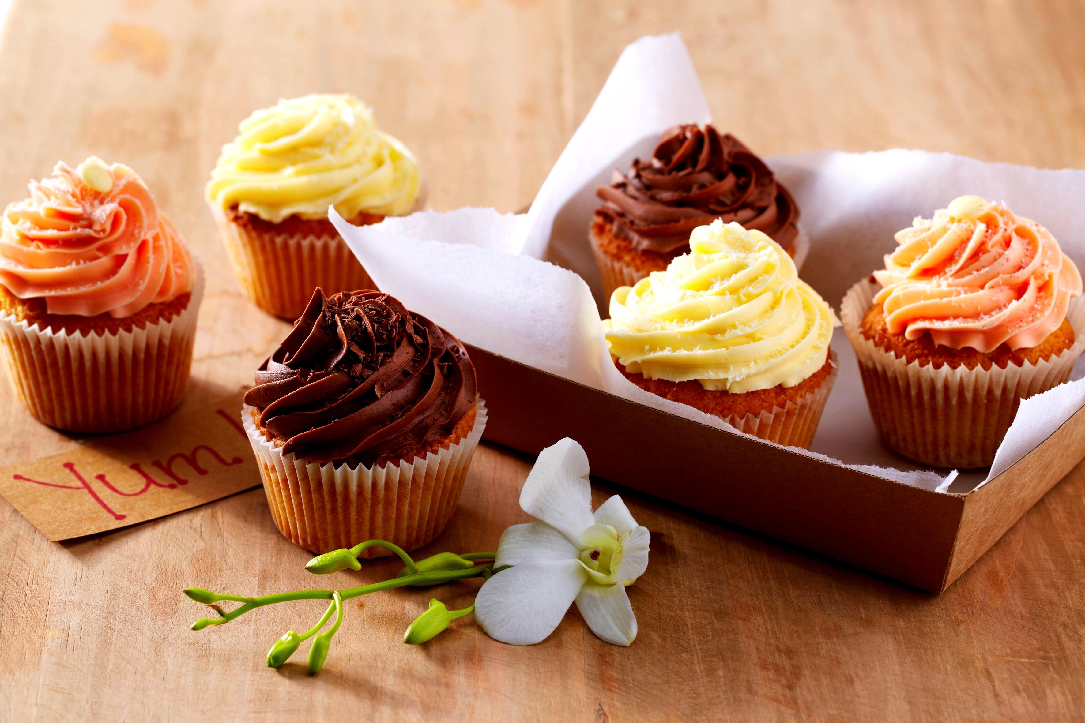 Download mobile wallpaper Food, Cupcake for free.