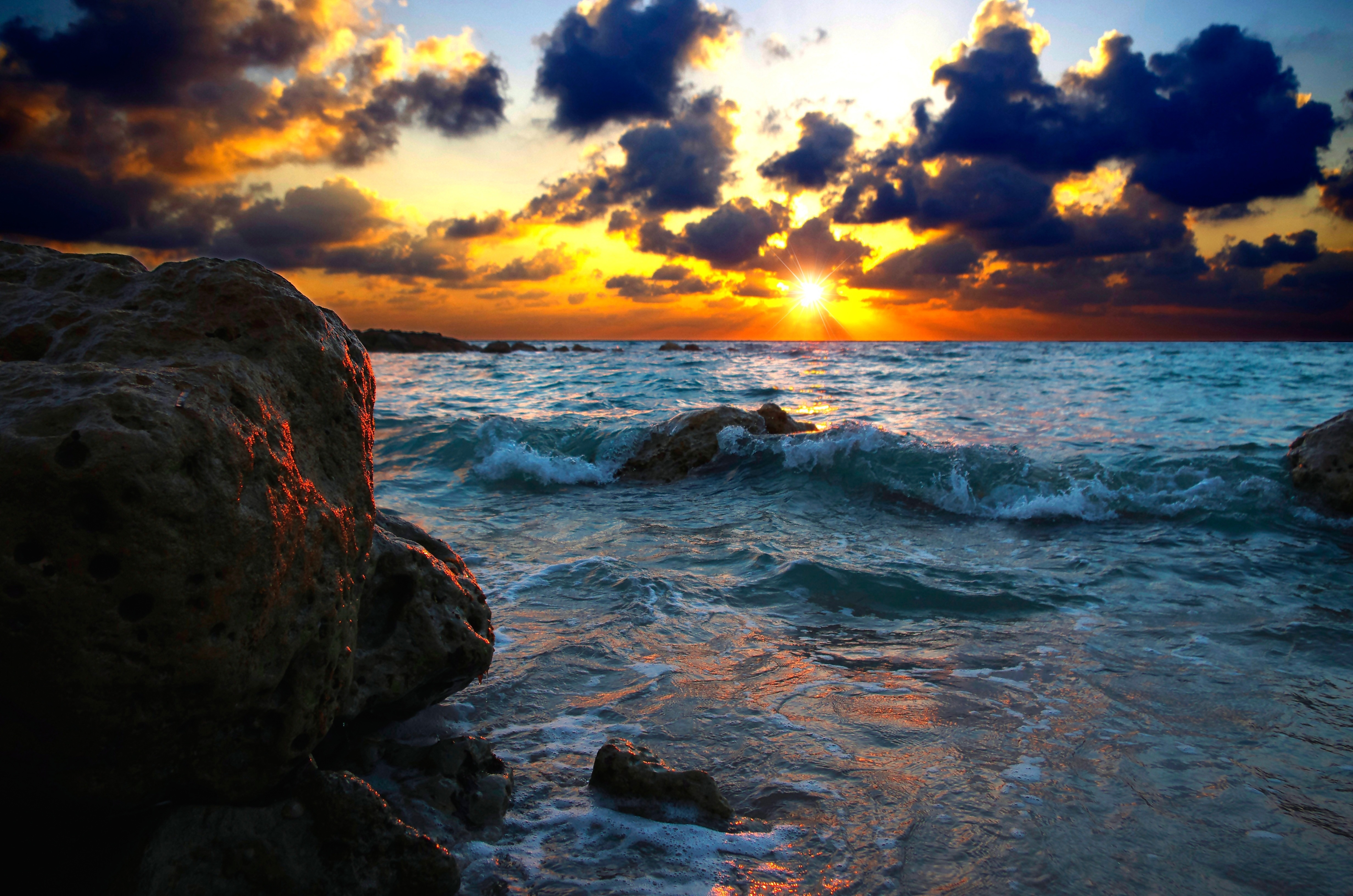 Baixe gratuitamente a imagem Pôr Do Sol, Pedras, Surfar, Surf, Natureza, Mar na área de trabalho do seu PC