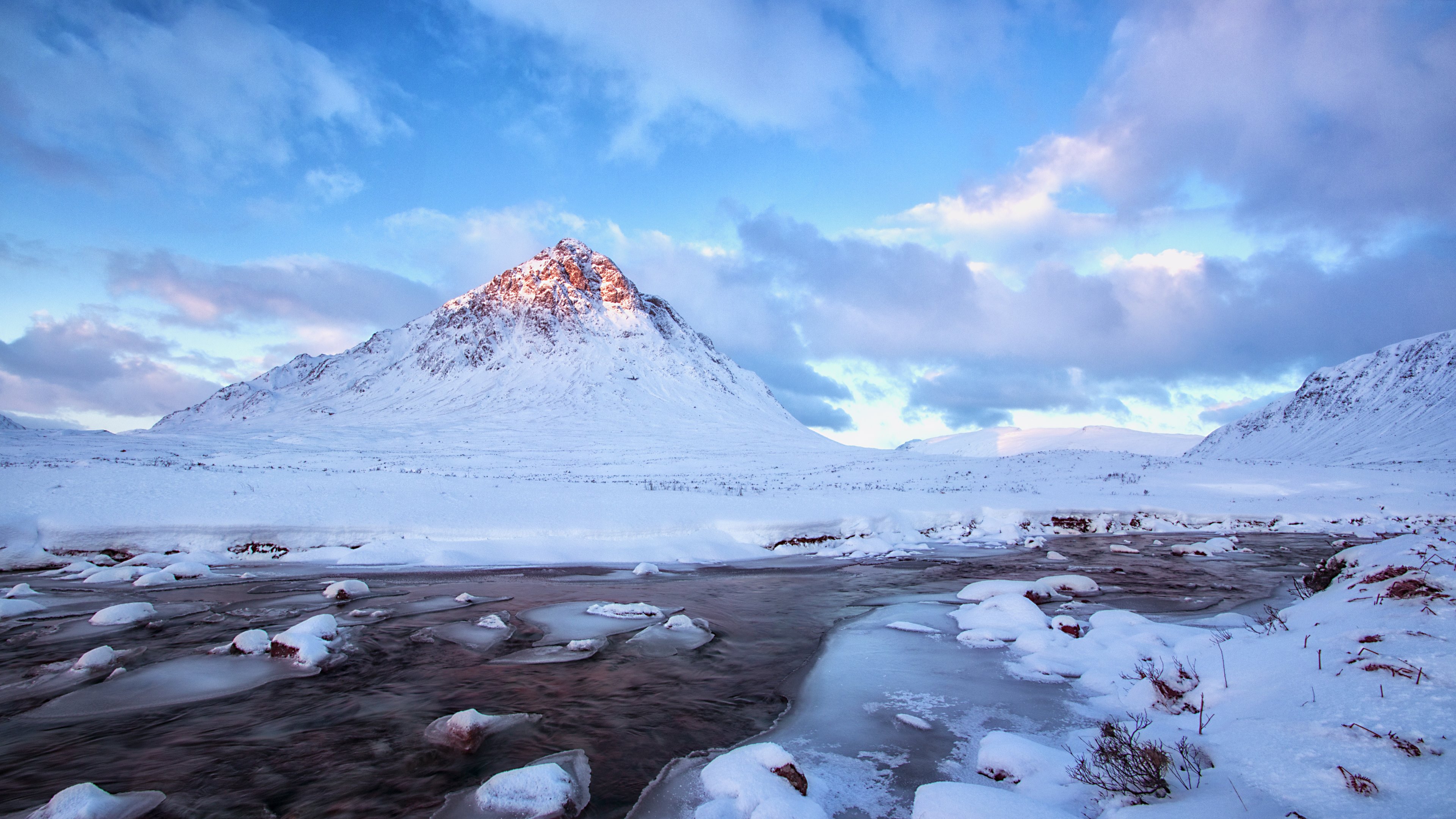 Скачать картинку Зима, Река, Море, Снег, Гора, Океан, Лёд, Земля/природа в телефон бесплатно.