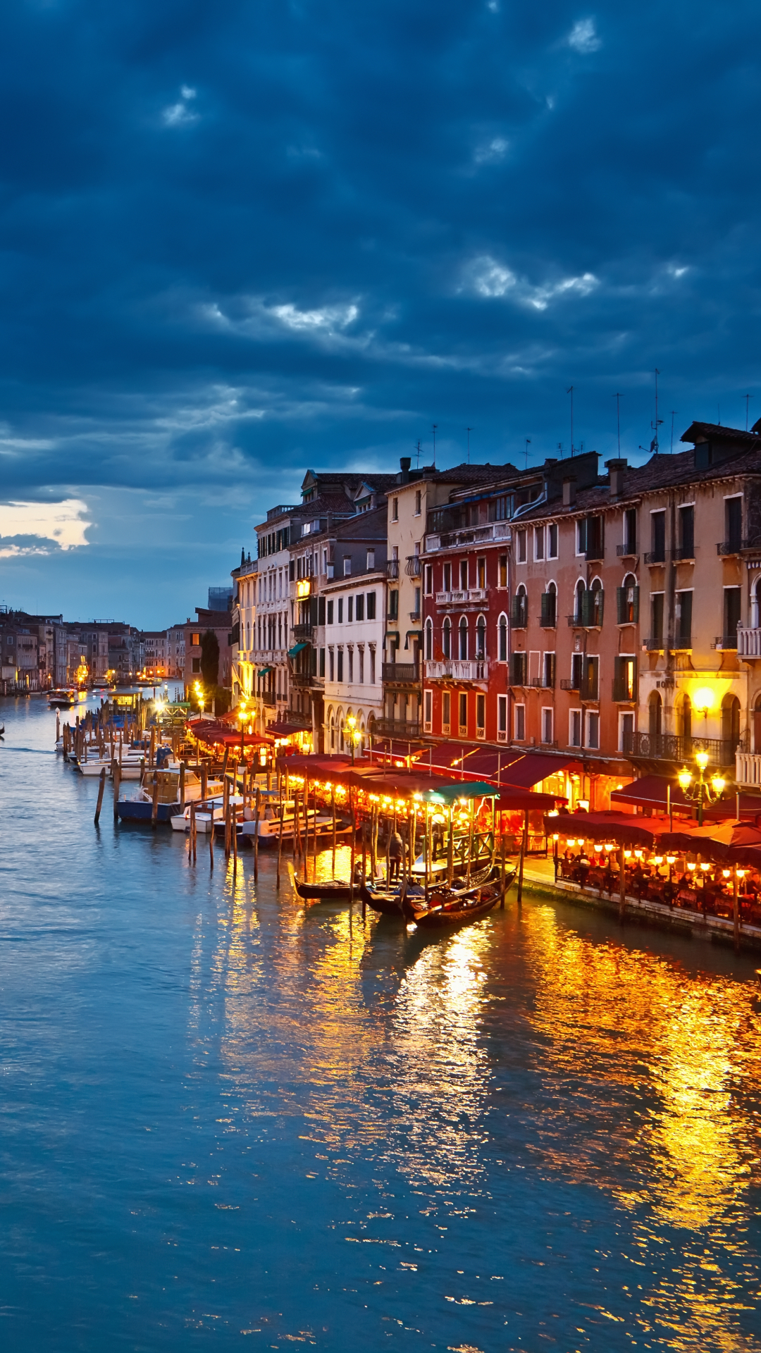 無料モバイル壁紙都市, 街, イタリア, ヴェネツィア, 光, 夜, ゴンドラ, マンメイド, 運河をダウンロードします。