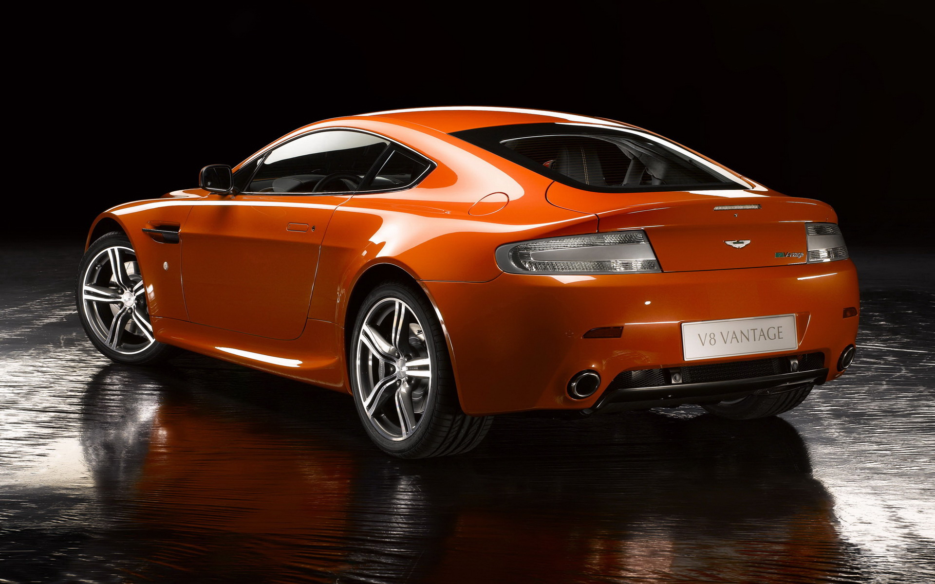 Free download wallpaper Aston Martin V8 Vantage, Vehicles on your PC desktop