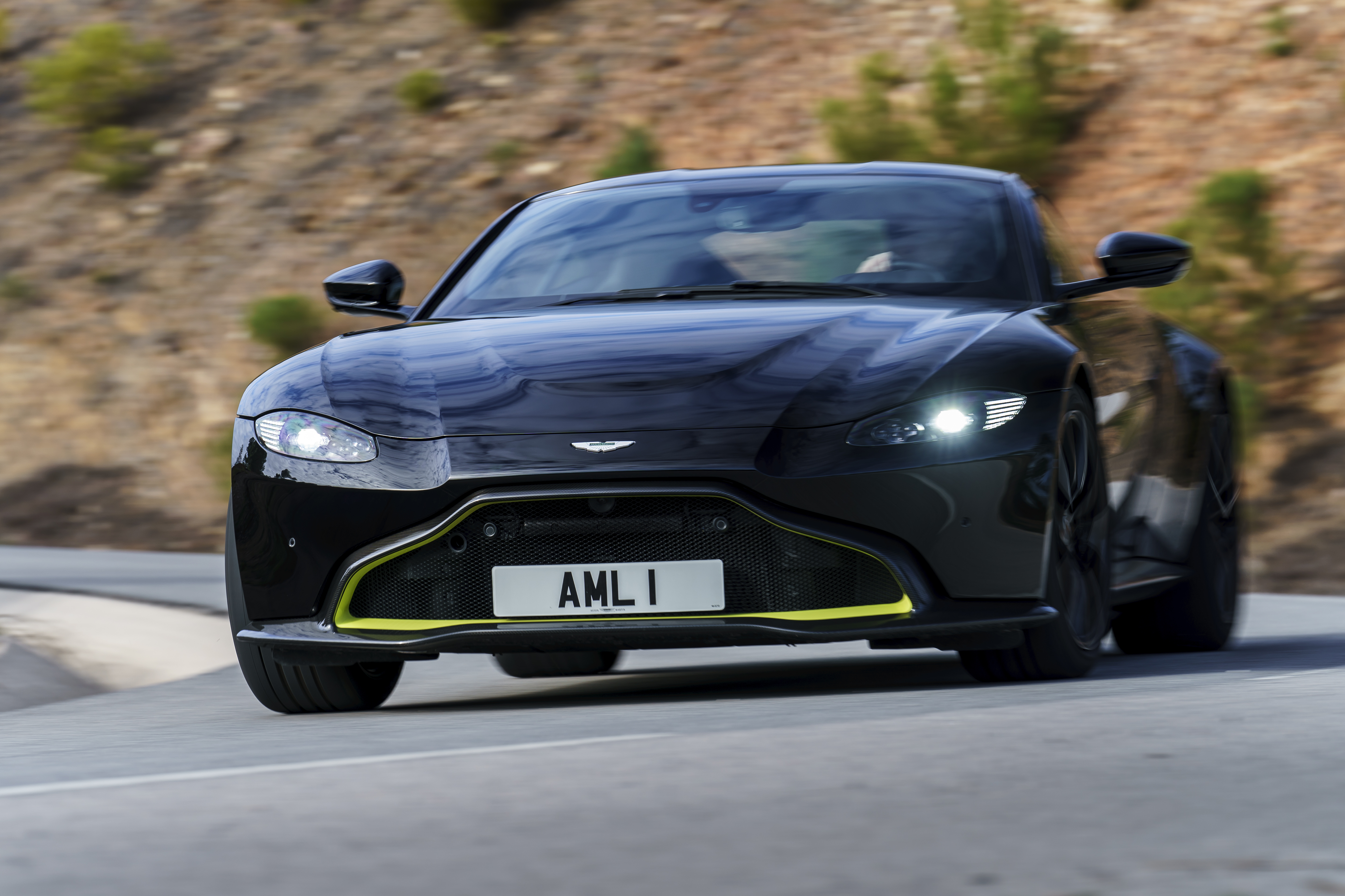 Скачати мобільні шпалери Aston Martin Vantage, Астон Мартін, Транспортні Засоби безкоштовно.