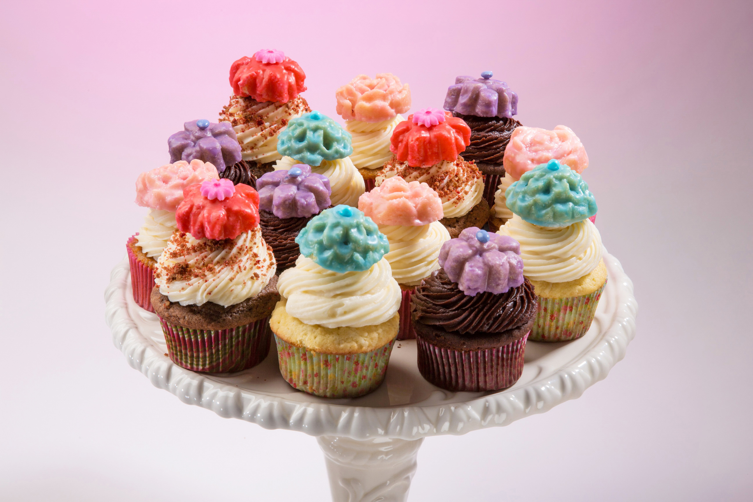 Download mobile wallpaper Food, Cupcake for free.