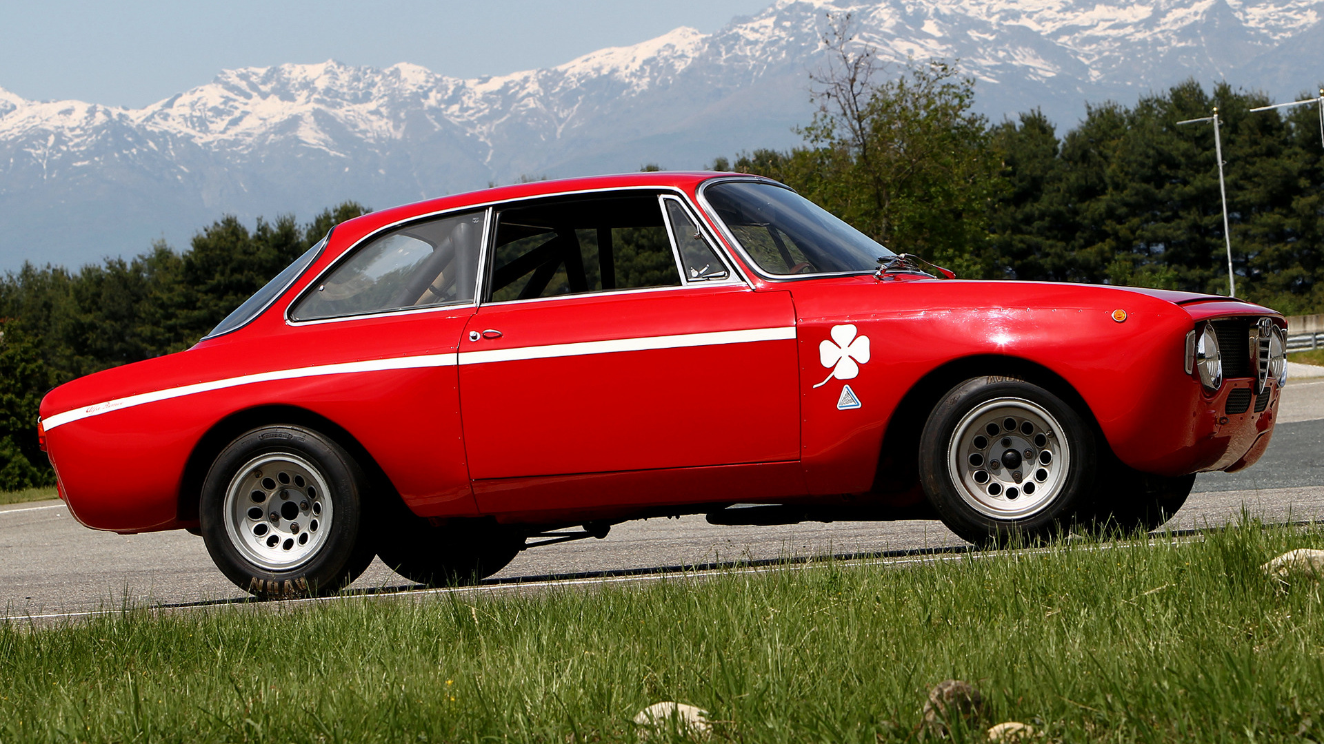 444970 Hintergrundbilder und Alfa Romeo Gta 1300 Junior Bilder auf dem Desktop. Laden Sie  Bildschirmschoner kostenlos auf den PC herunter