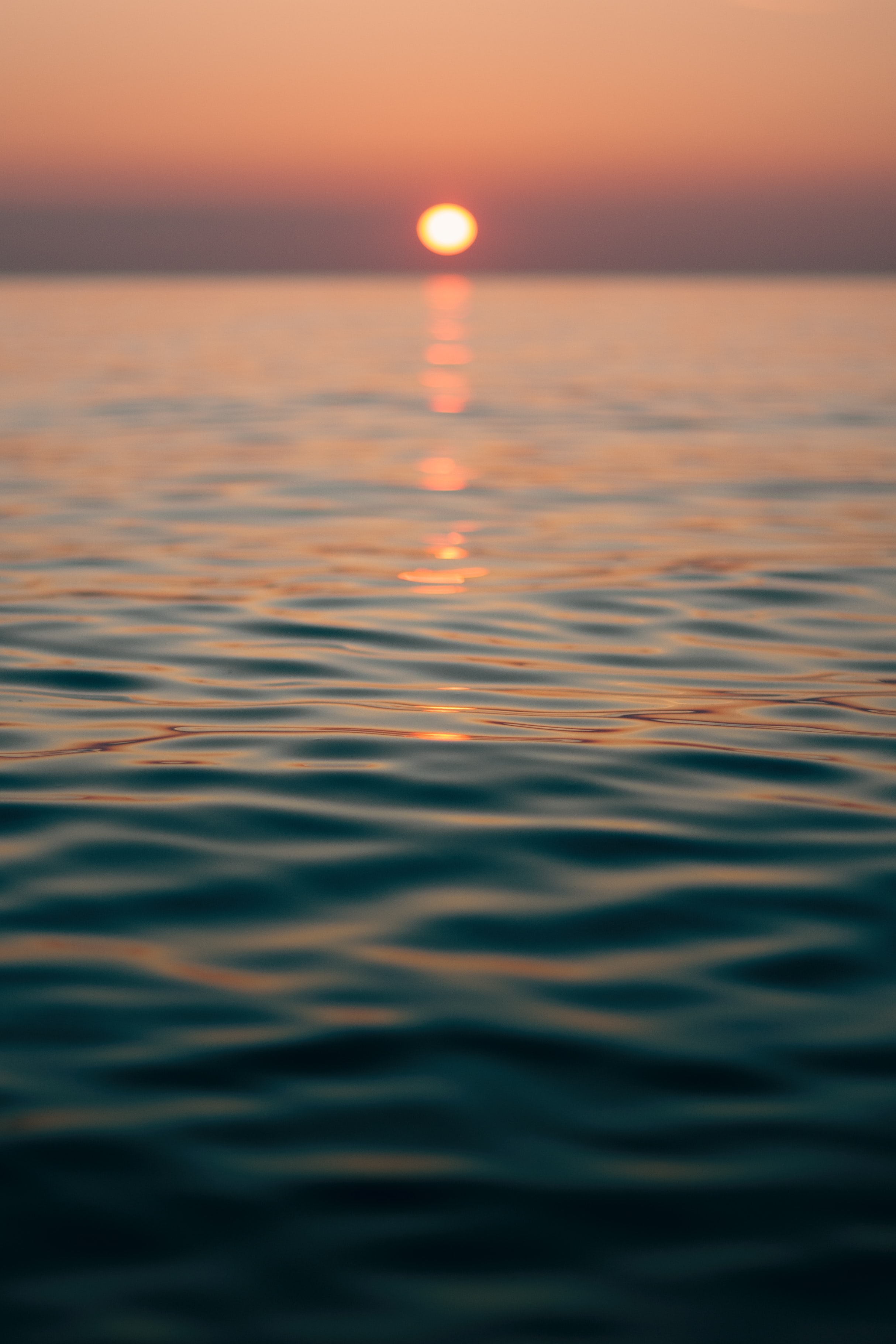 Download mobile wallpaper Dusk, Waves, Sun, Twilight, Water, Sunset, Nature for free.