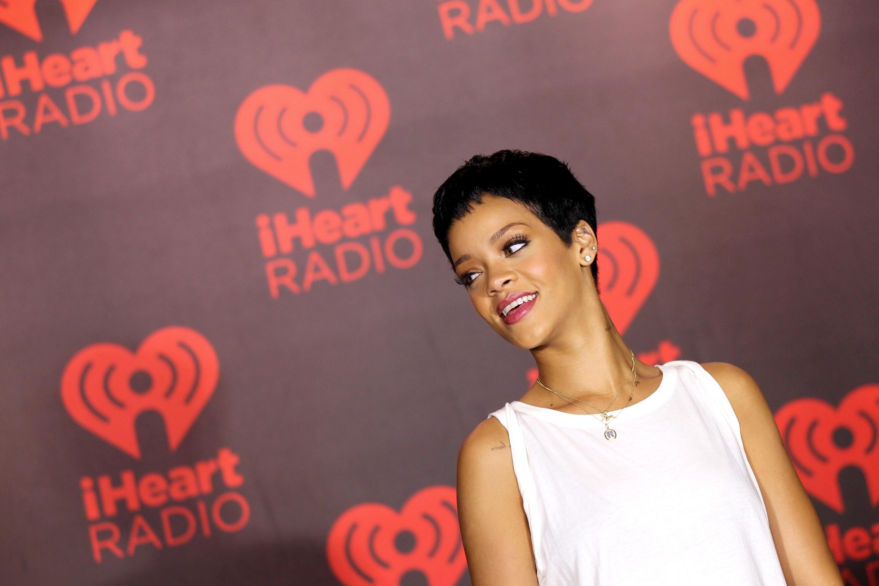 563496 Protetores de tela e papéis de parede Rihanna em seu telefone. Baixe  fotos gratuitamente