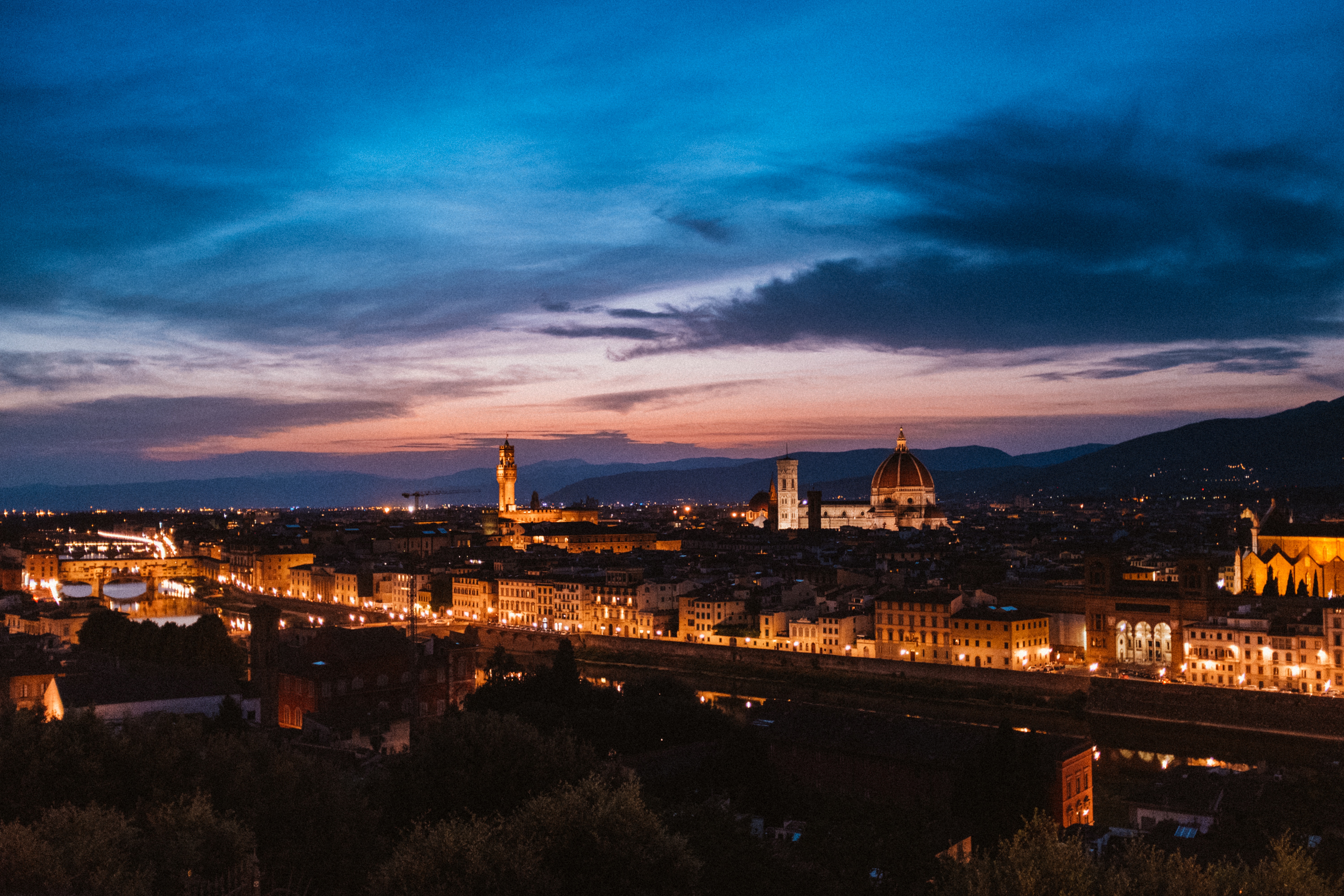 Téléchargez gratuitement l'image Vue D’En Haut, Florence, Vue D'en Haut, Ville De Nuit, Italie, Villes sur le bureau de votre PC