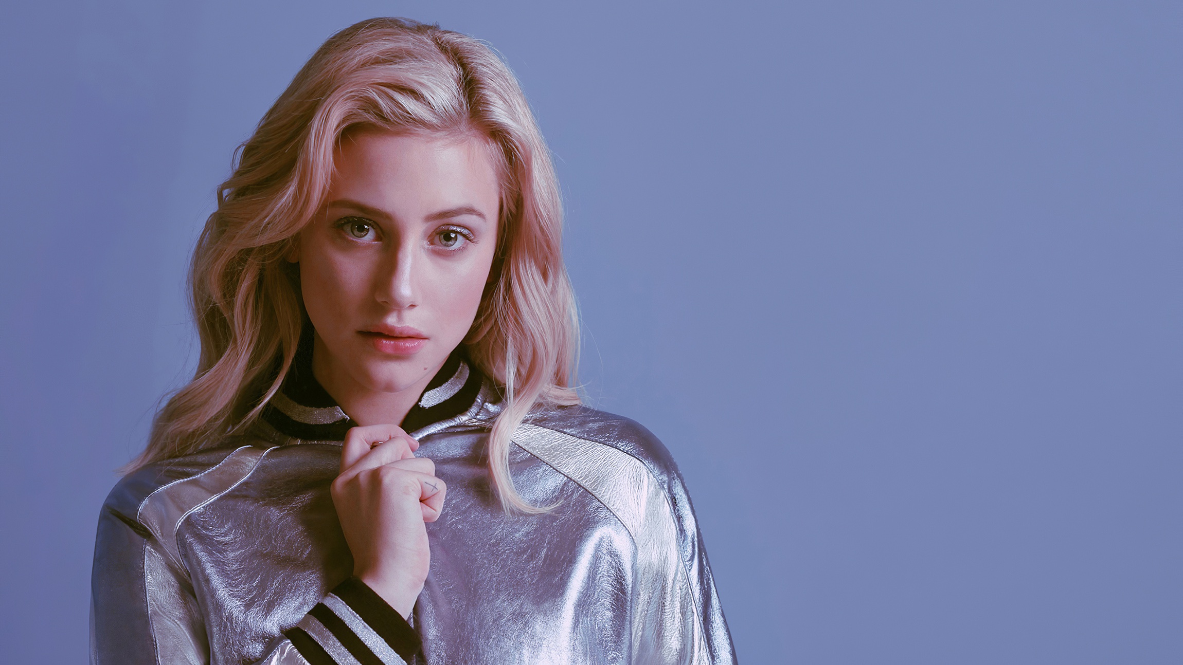 Download mobile wallpaper Blonde, American, Celebrity, Actress, Lili Reinhart for free.