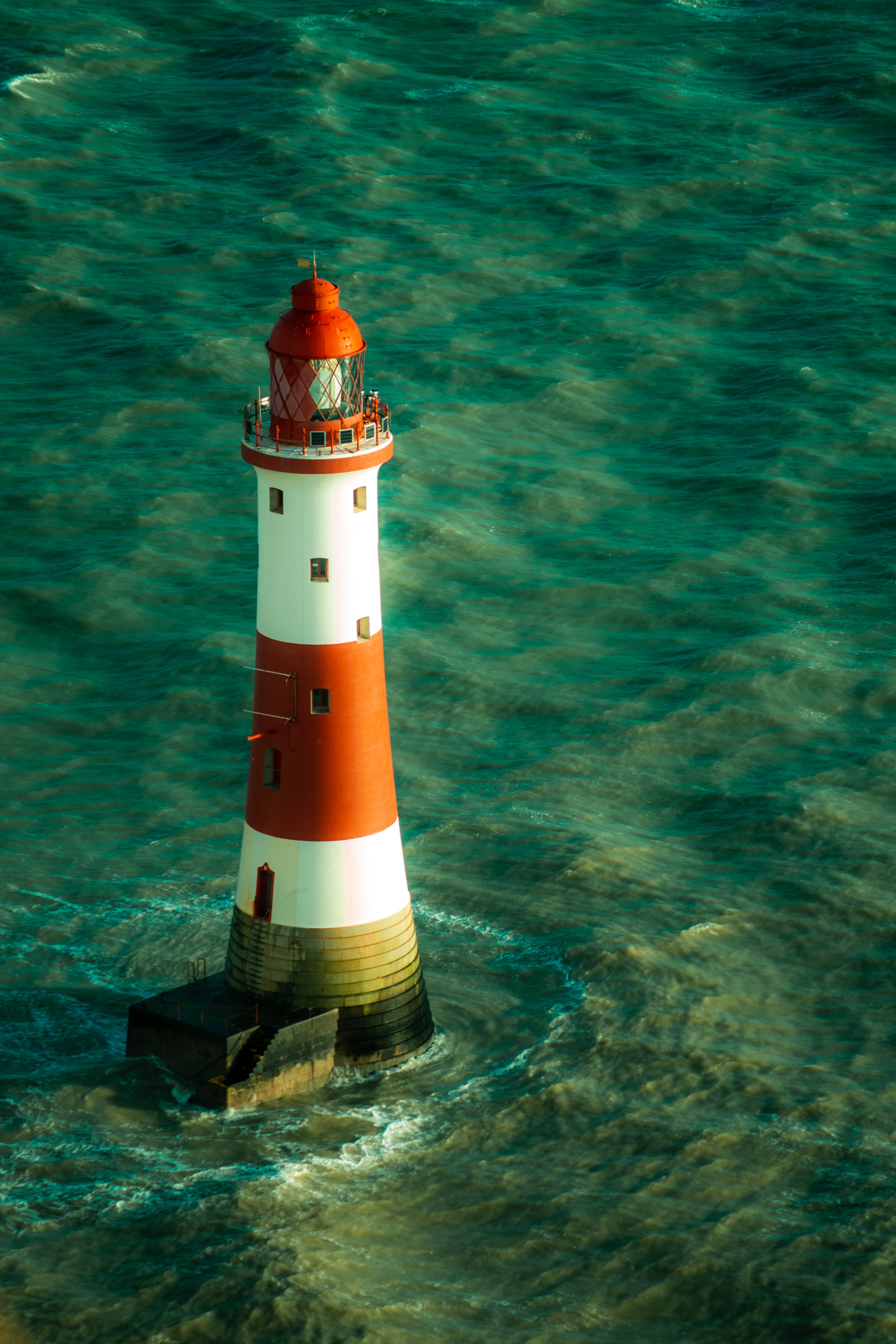 Free download wallpaper Water, Sea, Building, Miscellanea, Miscellaneous, Architecture, Lighthouse on your PC desktop