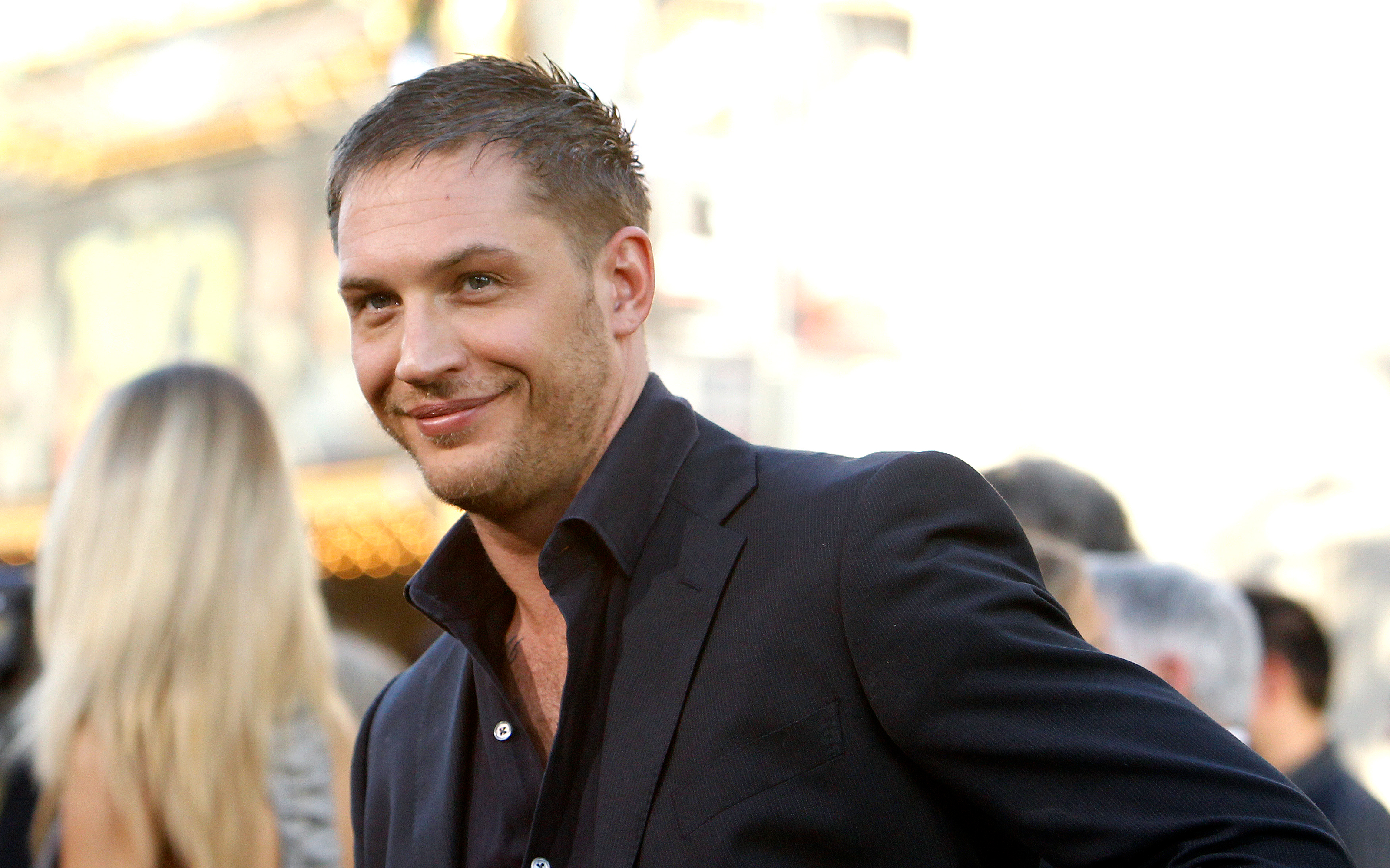 Free download wallpaper Tom Hardy, English, Celebrity, Actor on your PC desktop