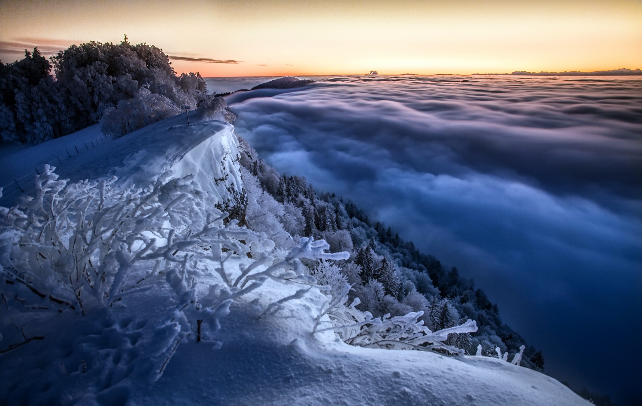 PCデスクトップに冬, 地平線, 山, 霧, 地球, 朝, 空画像を無料でダウンロード