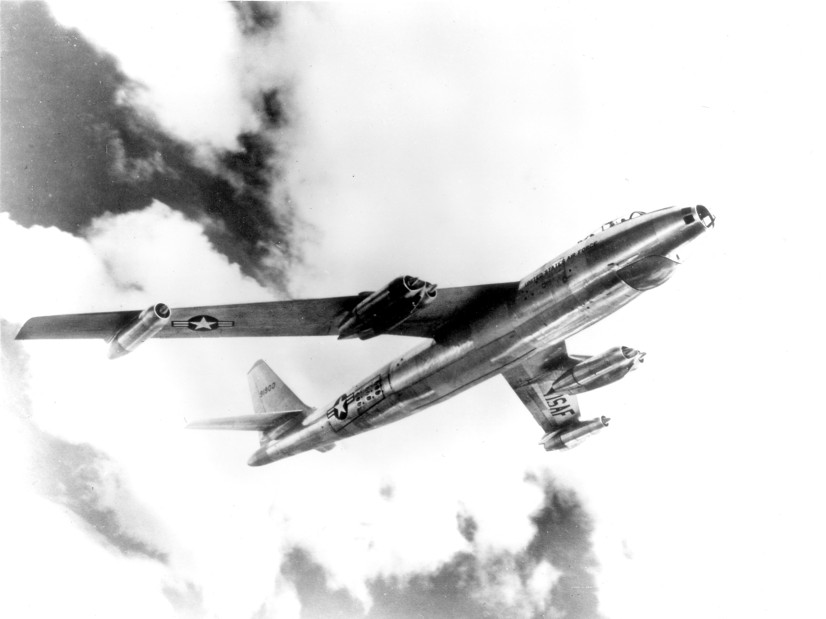 Популярні заставки і фони Boeing B 47 Stratojet на комп'ютер