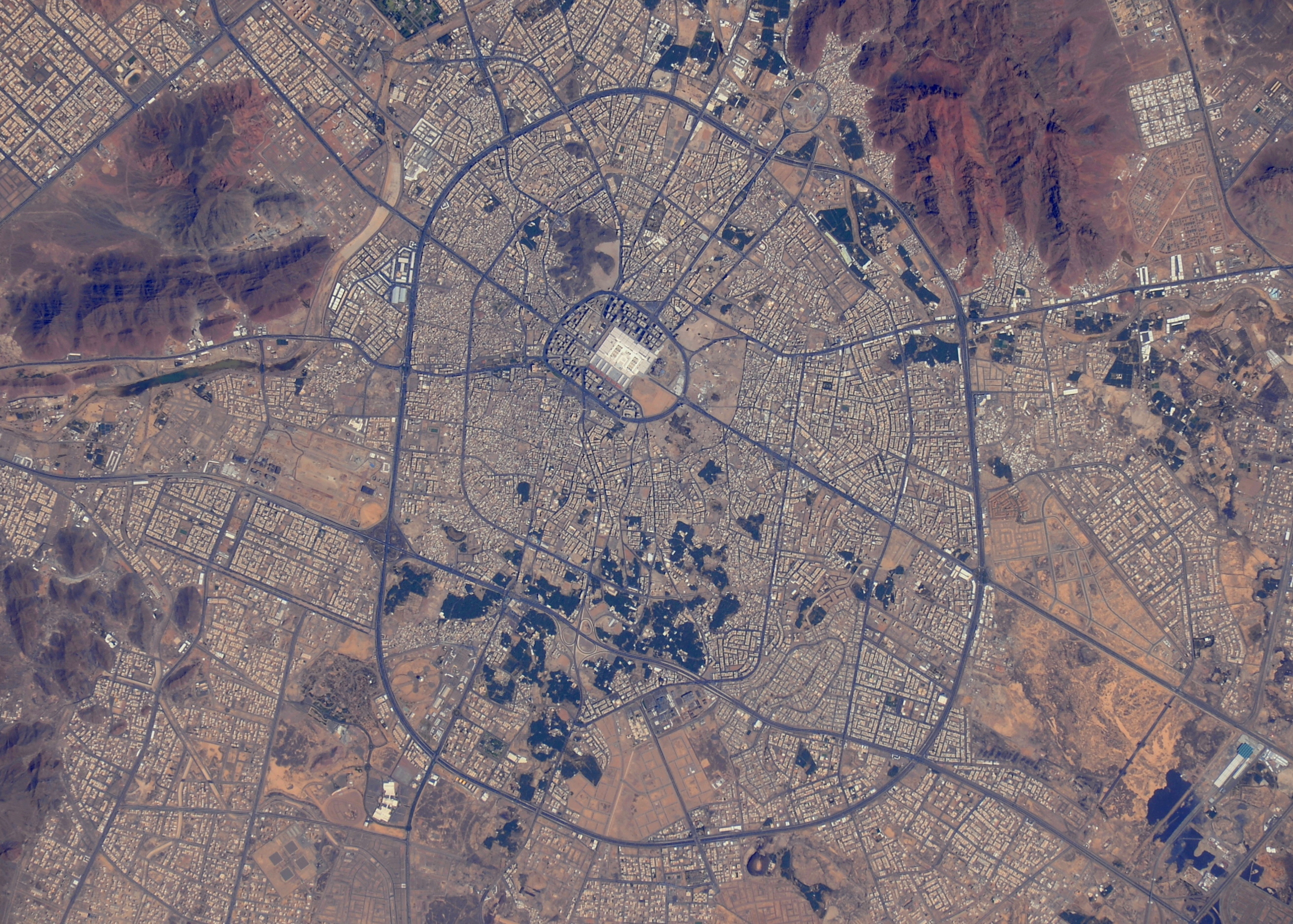 753548 descargar fondo de pantalla fotografía, fotografía aérea, ciudad, paisaje urbano, medina, arabia saudí: protectores de pantalla e imágenes gratis
