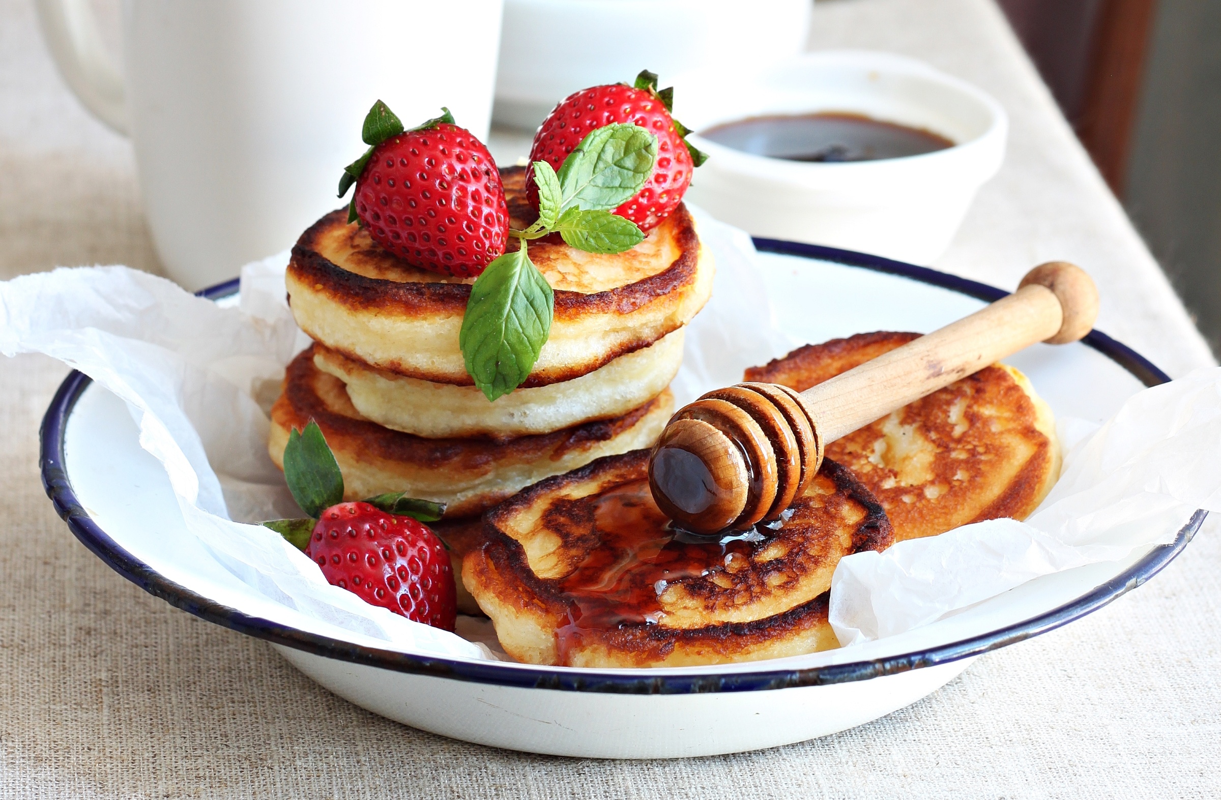 Free download wallpaper Food, Strawberry, Honey, Breakfast, Pancake on your PC desktop