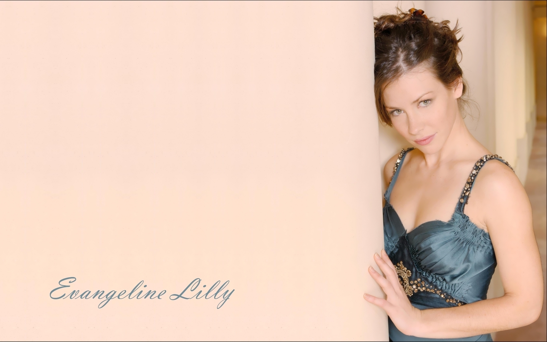 Download mobile wallpaper Celebrity, Evangeline Lilly for free.