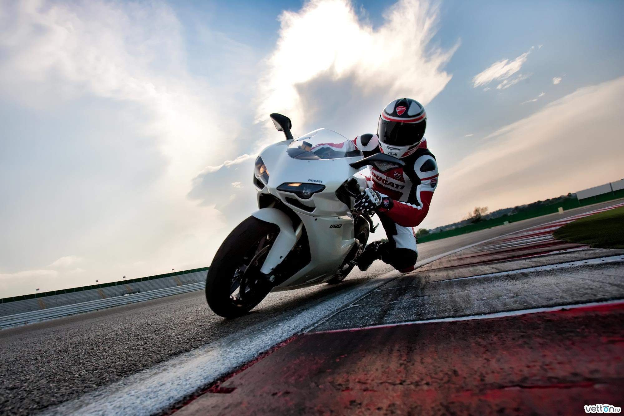 Baixe gratuitamente a imagem Motocicletas, Ducati, Veículos na área de trabalho do seu PC