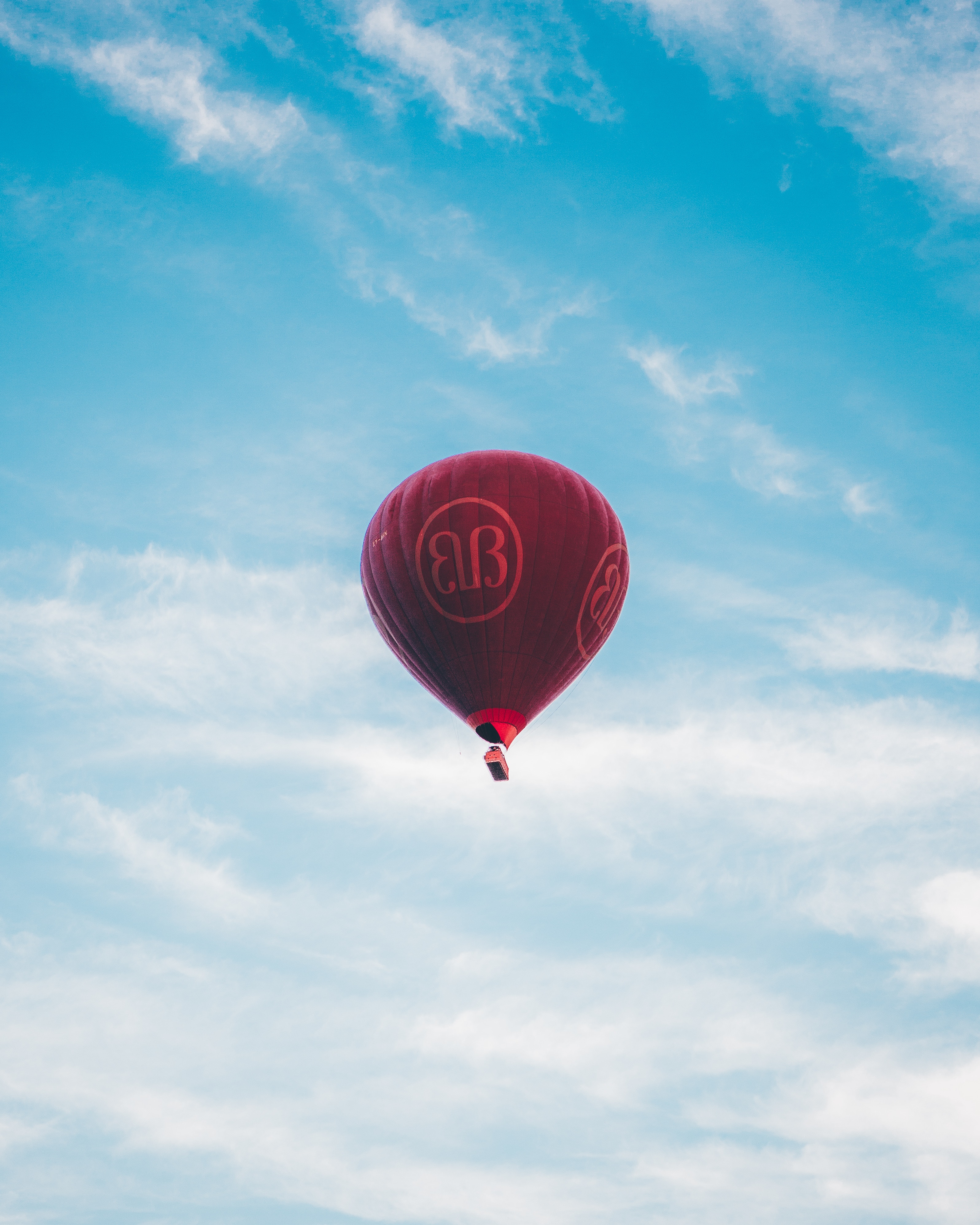 Download mobile wallpaper Clouds, Sky, Miscellanea, Miscellaneous, Balloon, Flight for free.