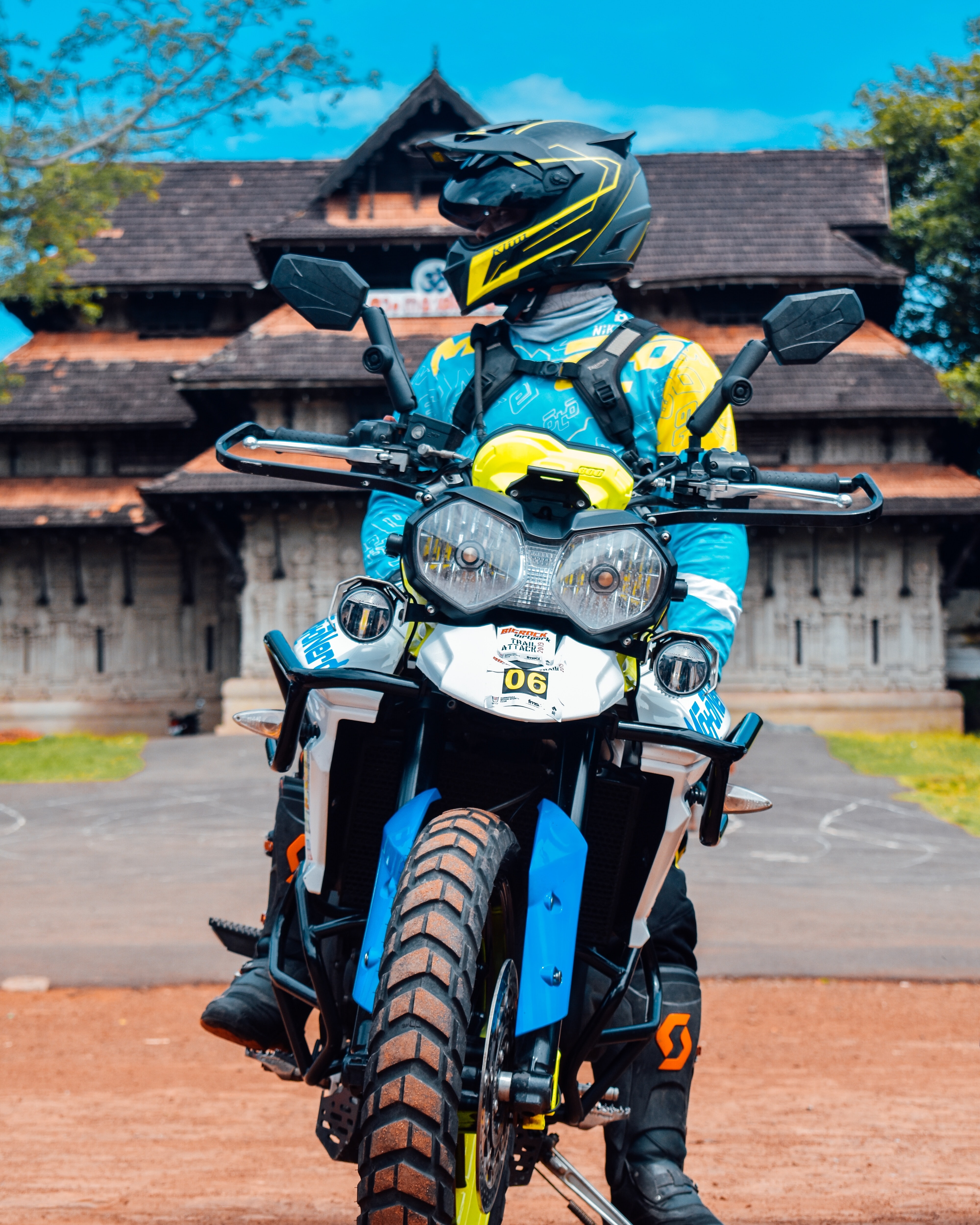 111290 télécharger l'image moto, motocycliste, casque, motocyclette, équipement, complet - fonds d'écran et économiseurs d'écran gratuits