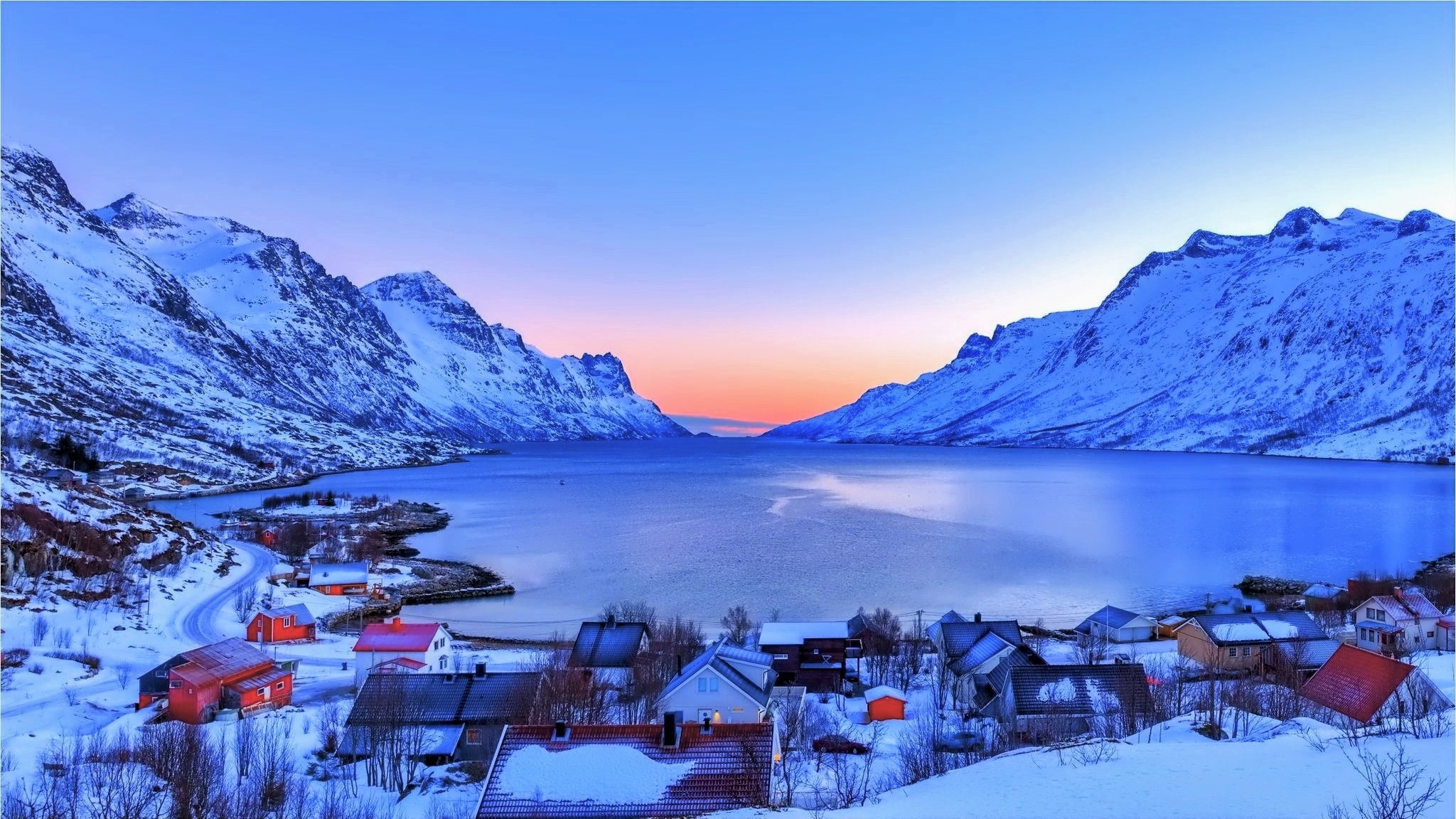 Handy-Wallpaper Winter, Schnee, See, Norwegen, Fotografie, Stadt Dorf, Lofoten, Sonnenuntergang kostenlos herunterladen.