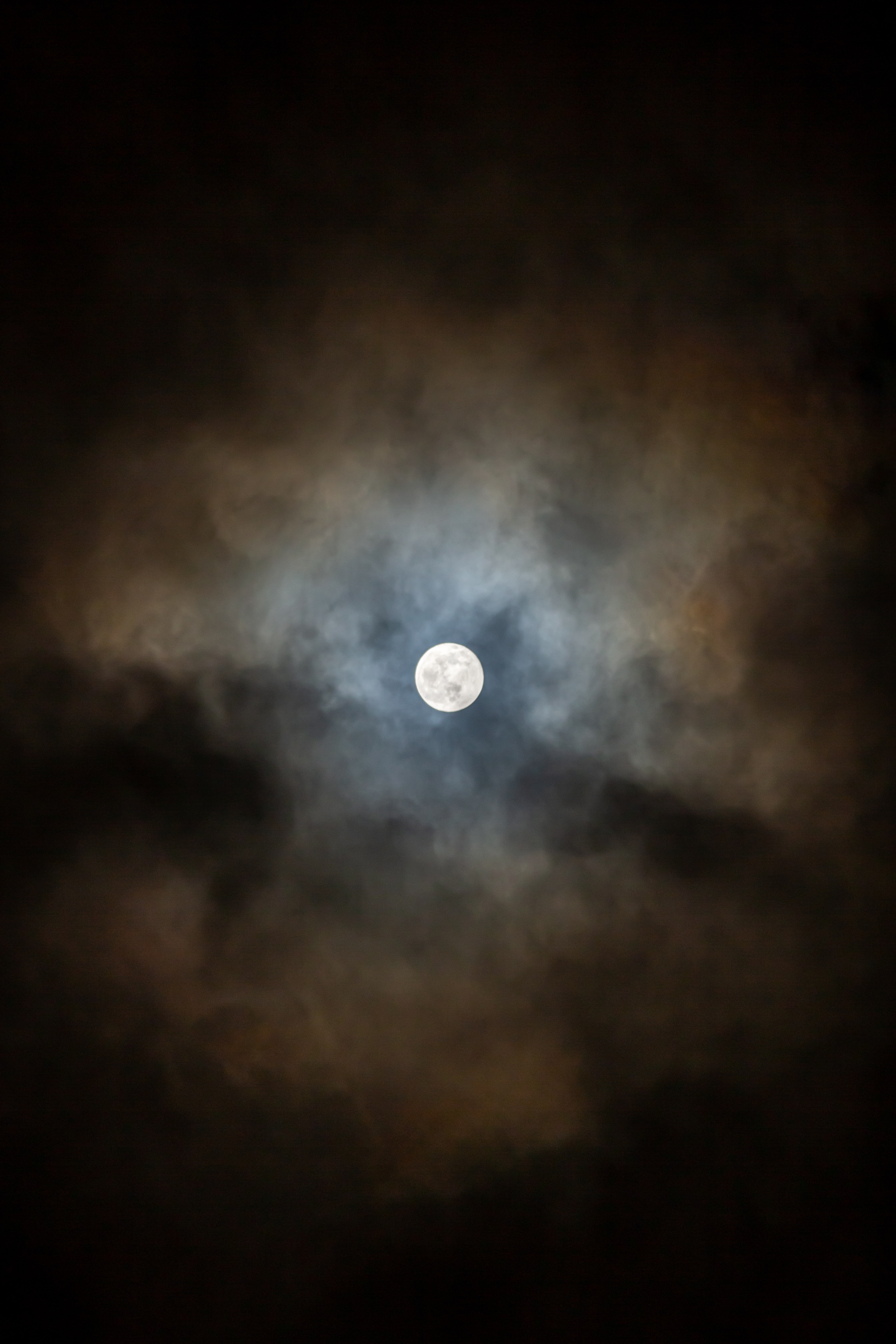 Download mobile wallpaper Sky, Clouds, Night, Moon, Dark for free.