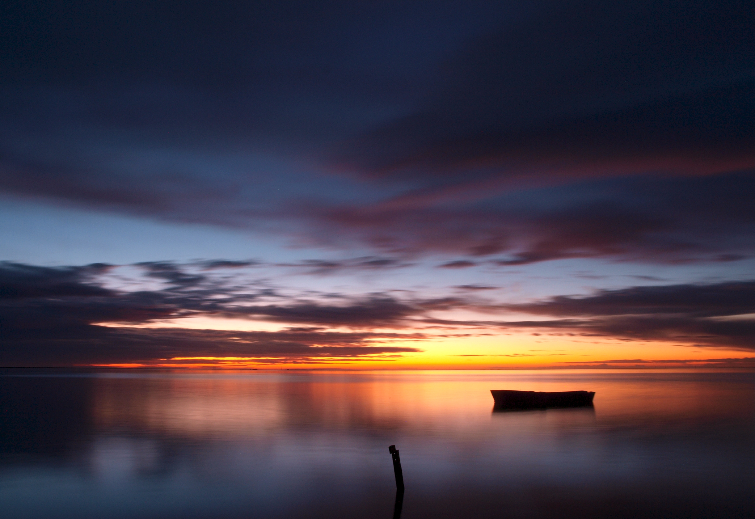 93825 descargar imagen naturaleza, puesta del sol, cielo, mar, noche, un barco, bote, calma, tranquilo: fondos de pantalla y protectores de pantalla gratis