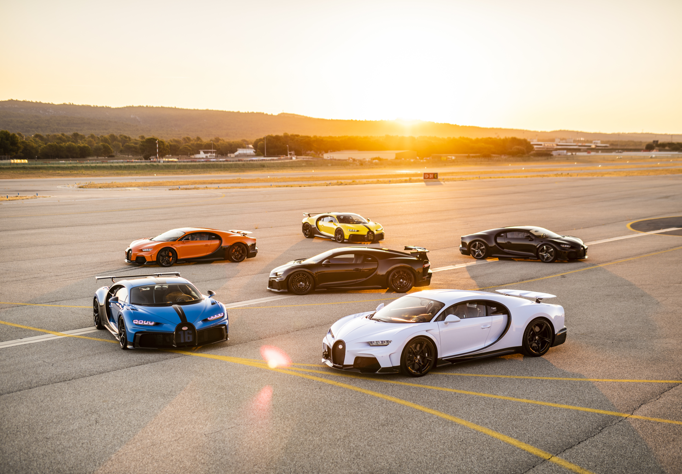 Free download wallpaper Bugatti, Supercar, Bugatti Chiron, Vehicles on your PC desktop