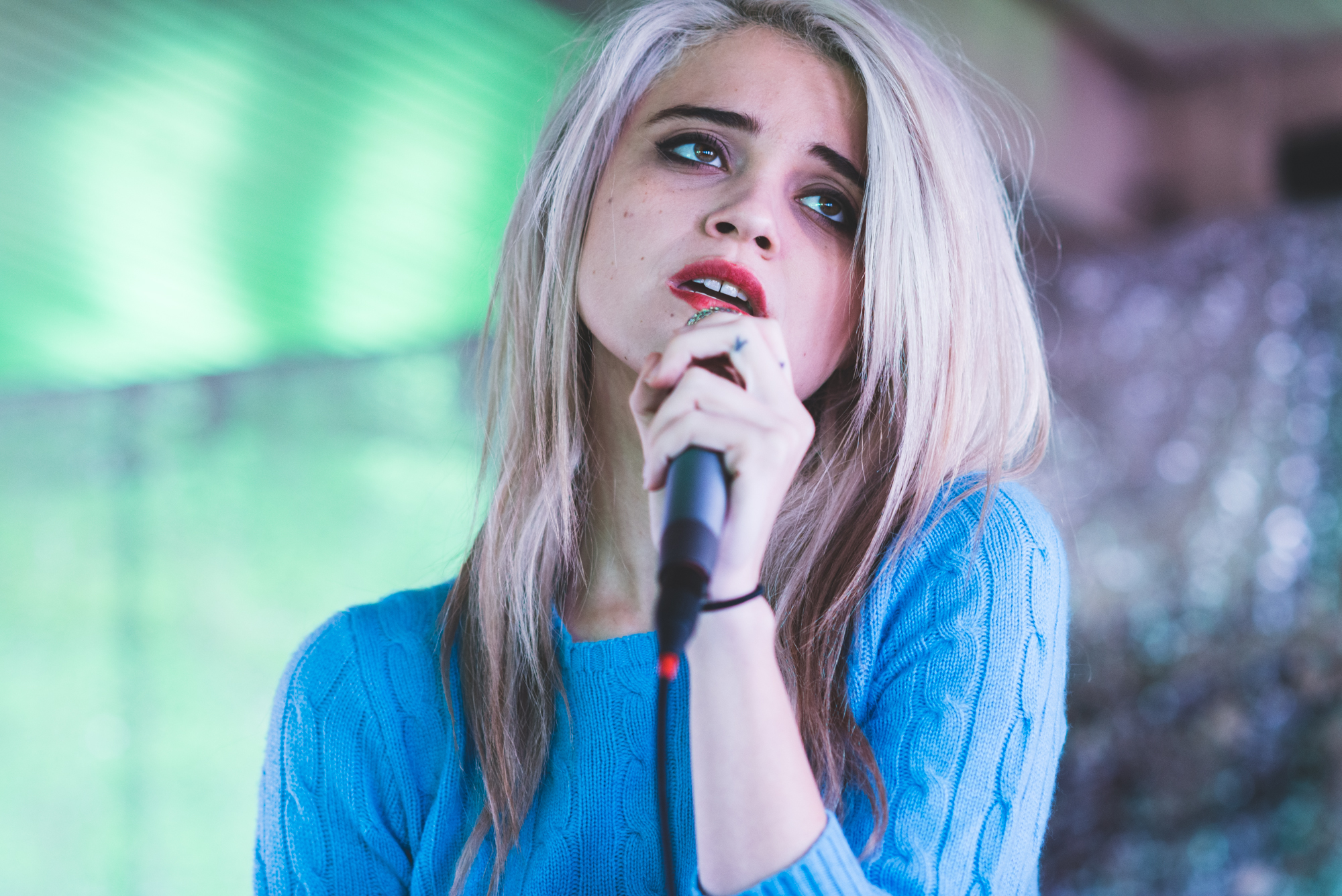 Download mobile wallpaper Music, Sky Ferreira for free.