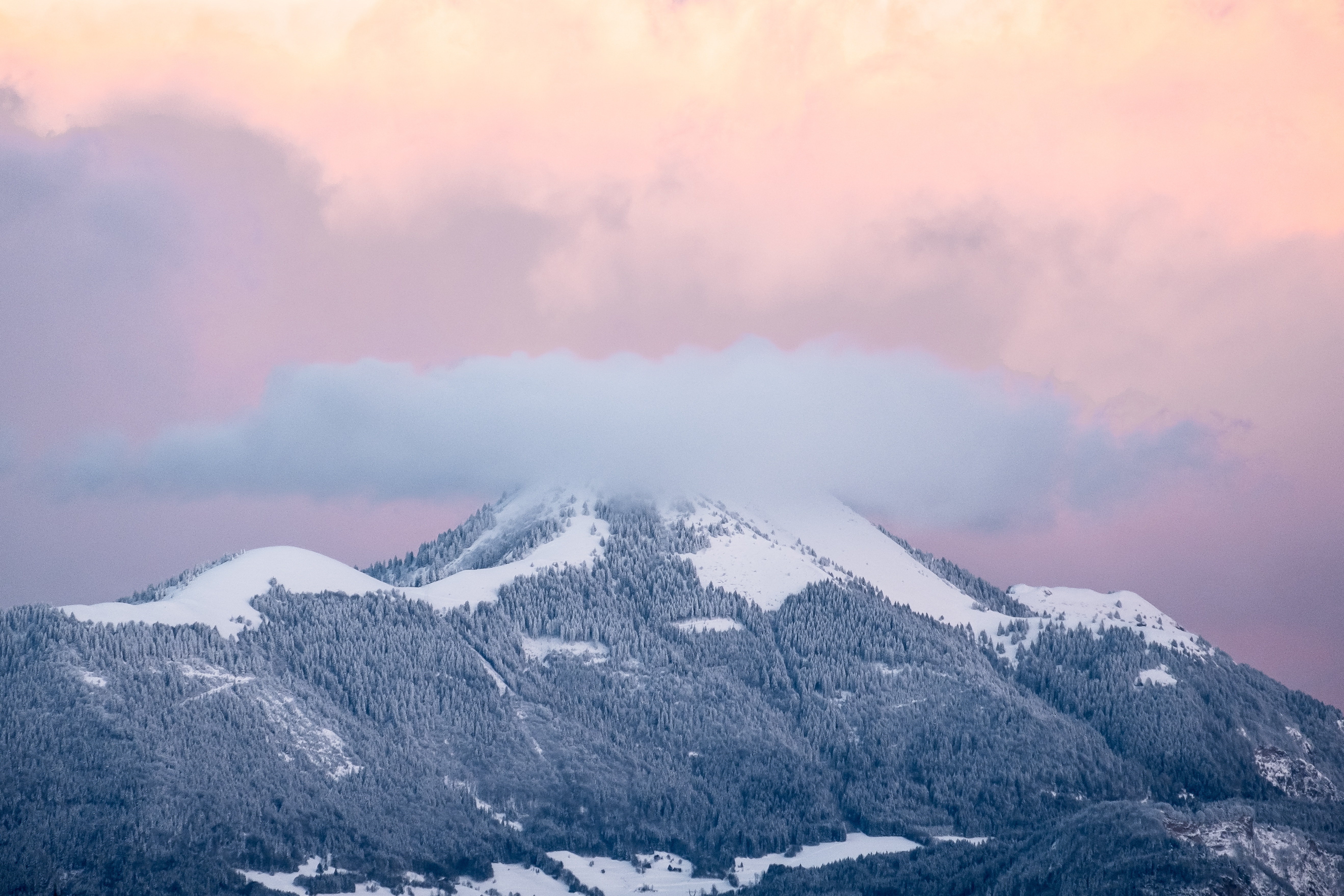 Laden Sie das Clouds, Oberteile, Scheitelpunkt, Natur, Mountains-Bild kostenlos auf Ihren PC-Desktop herunter