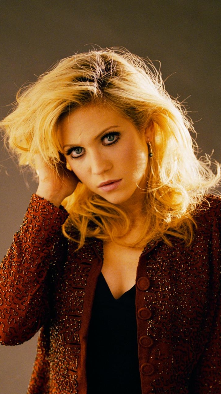 celebrity, brittany snow, actress, blue eyes