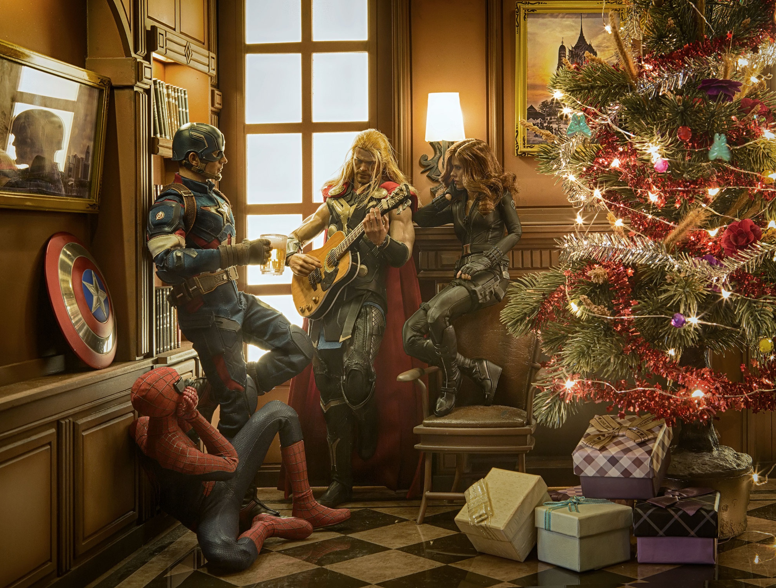 Скачать обои бесплатно Рождество, Рождественская Елка, Подарки, Комиксы, Капитан Америка, Мстители, Человек Паук, Тор, Чёрная Вдова картинка на рабочий стол ПК
